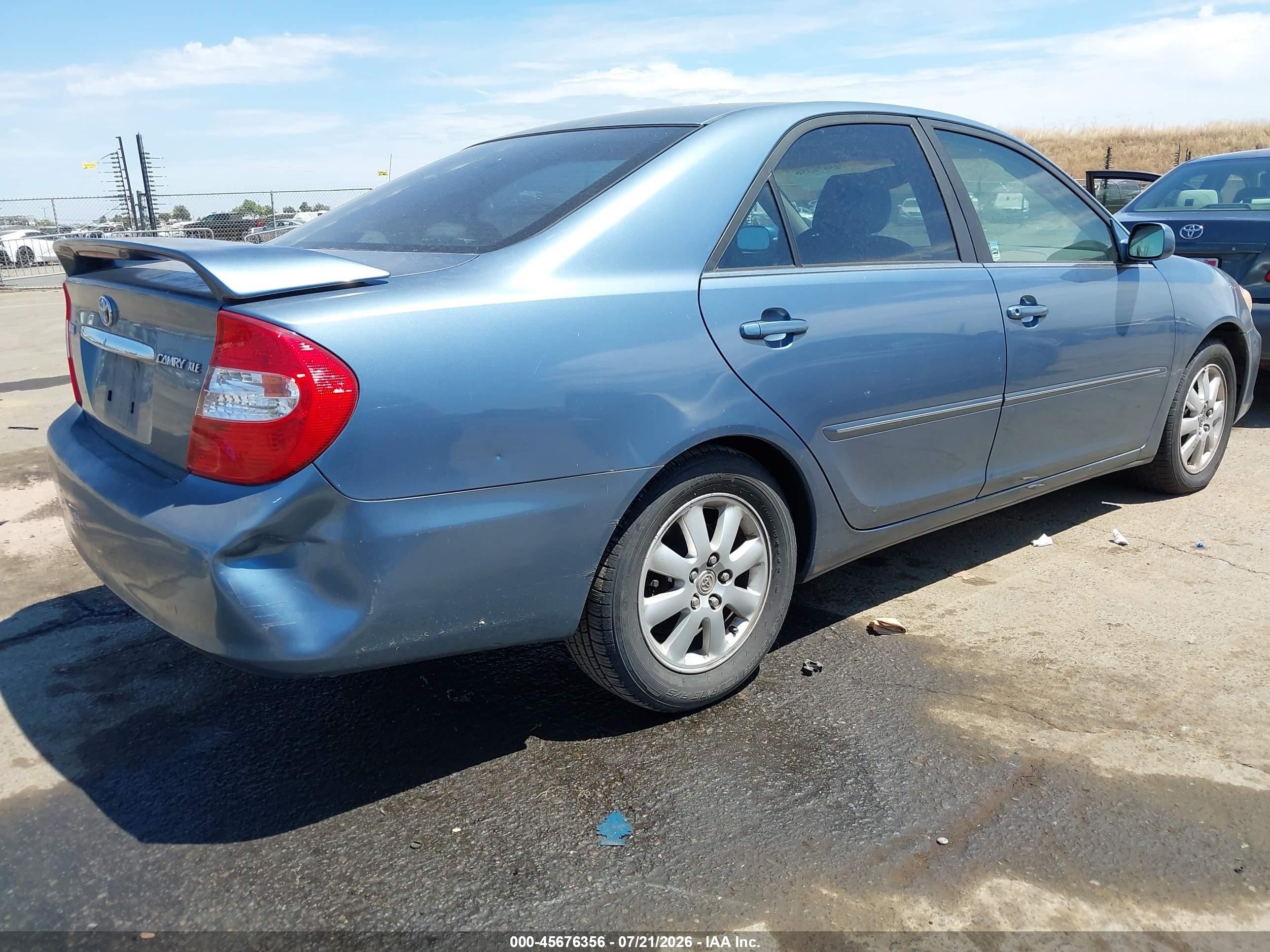 2003 Toyota Camry Xle Light Blue vin: JTDBE30K730183771