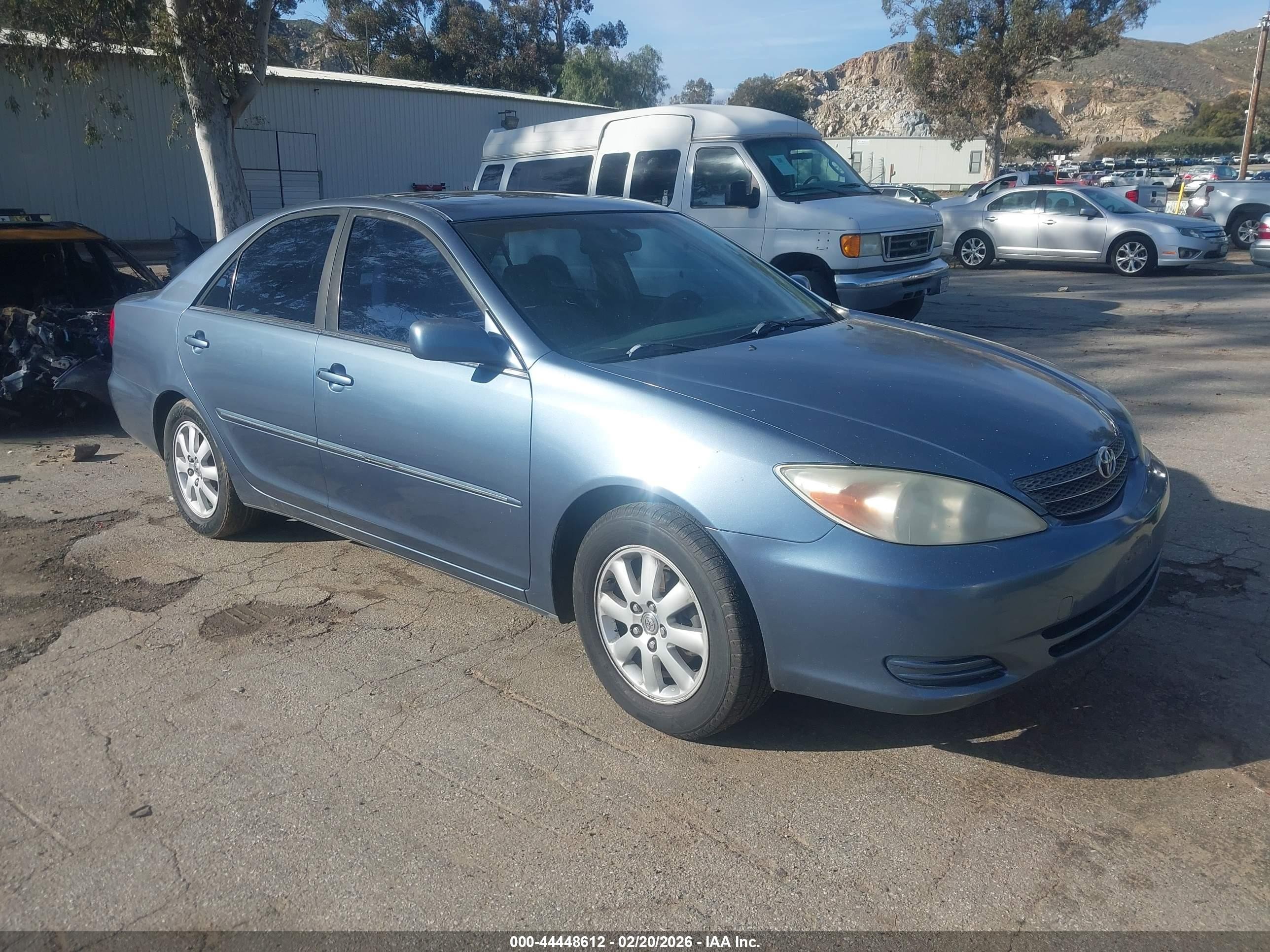 2002 Toyota Camry Xle Blue vin: JTDBE30K920083279