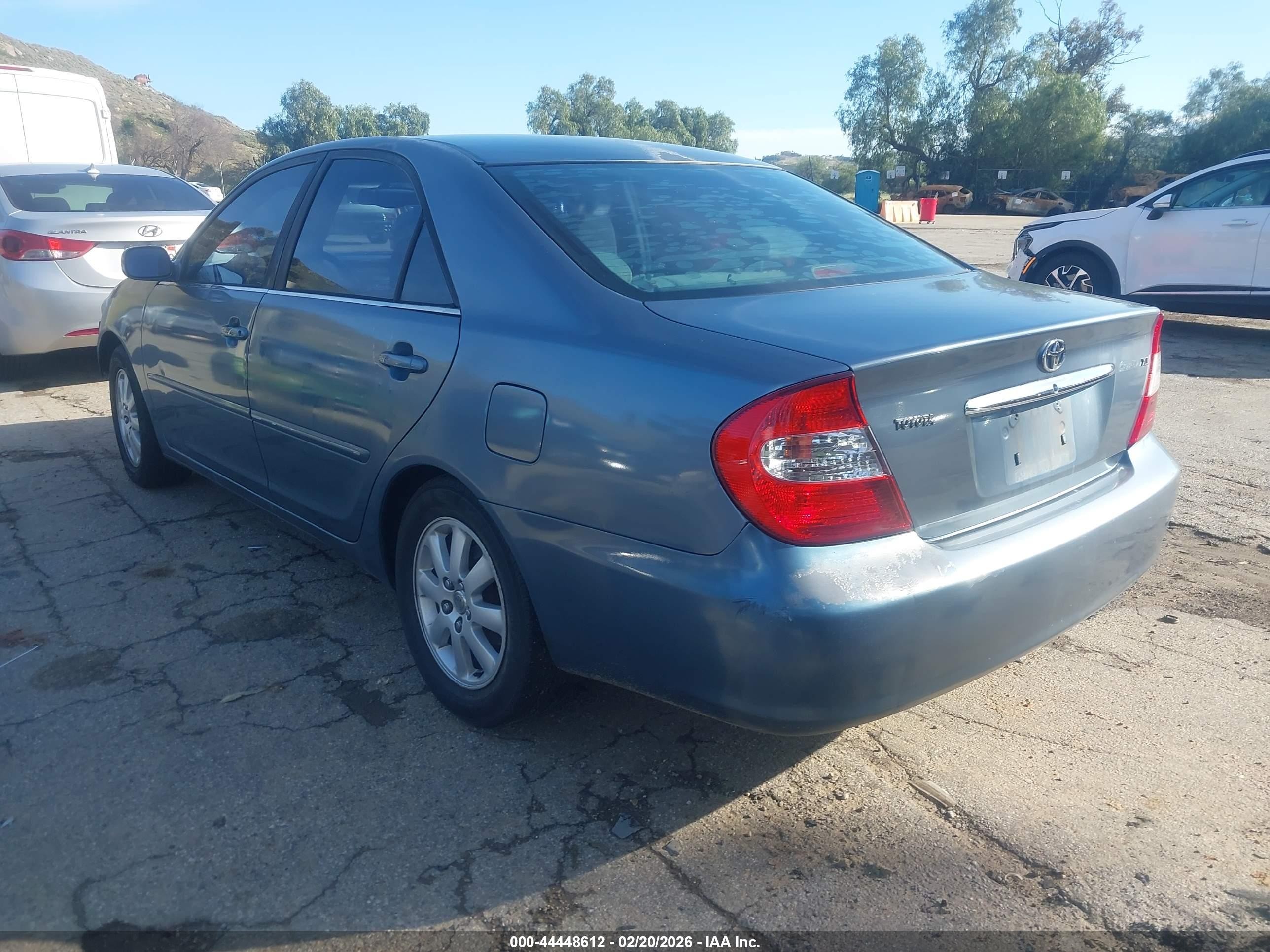2002 Toyota Camry Xle Blue vin: JTDBE30K920083279