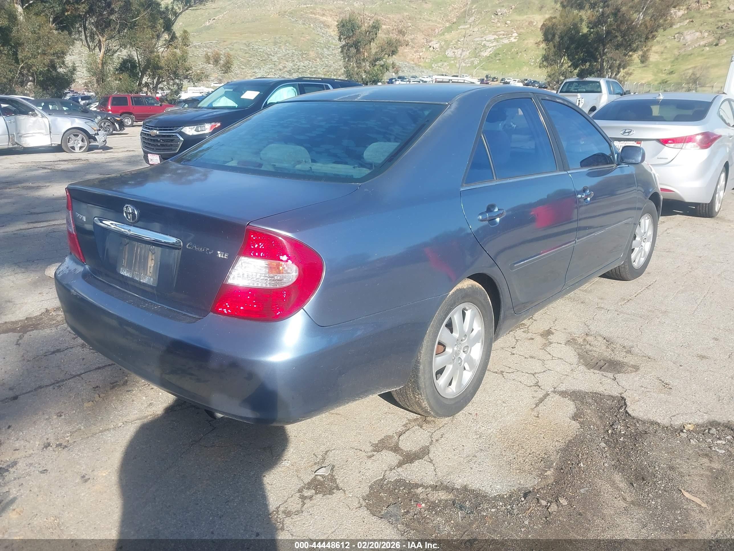 2002 Toyota Camry Xle Blue vin: JTDBE30K920083279