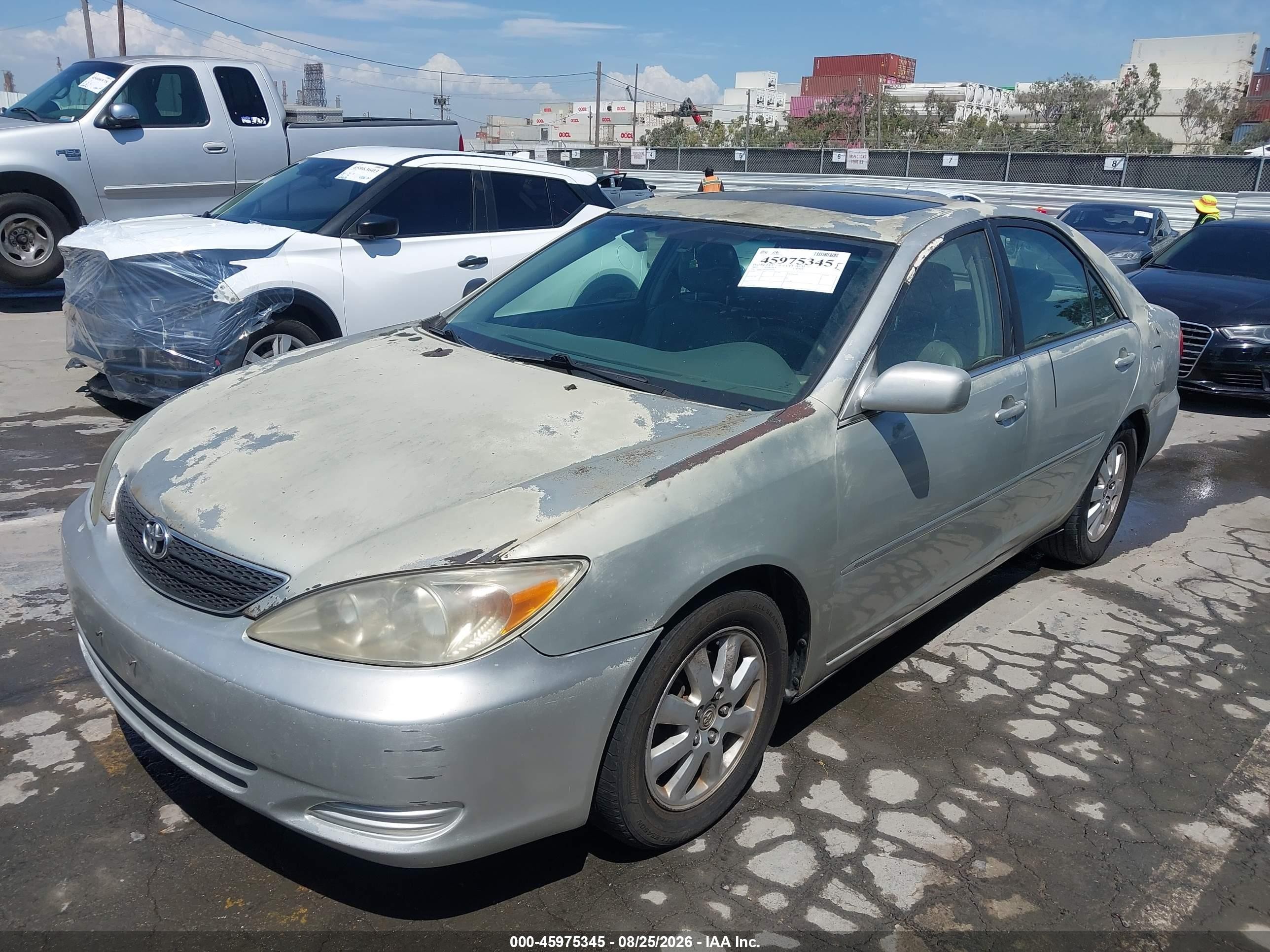 2002 Toyota Camry Xle Silver vin: JTDBE30K920104261
