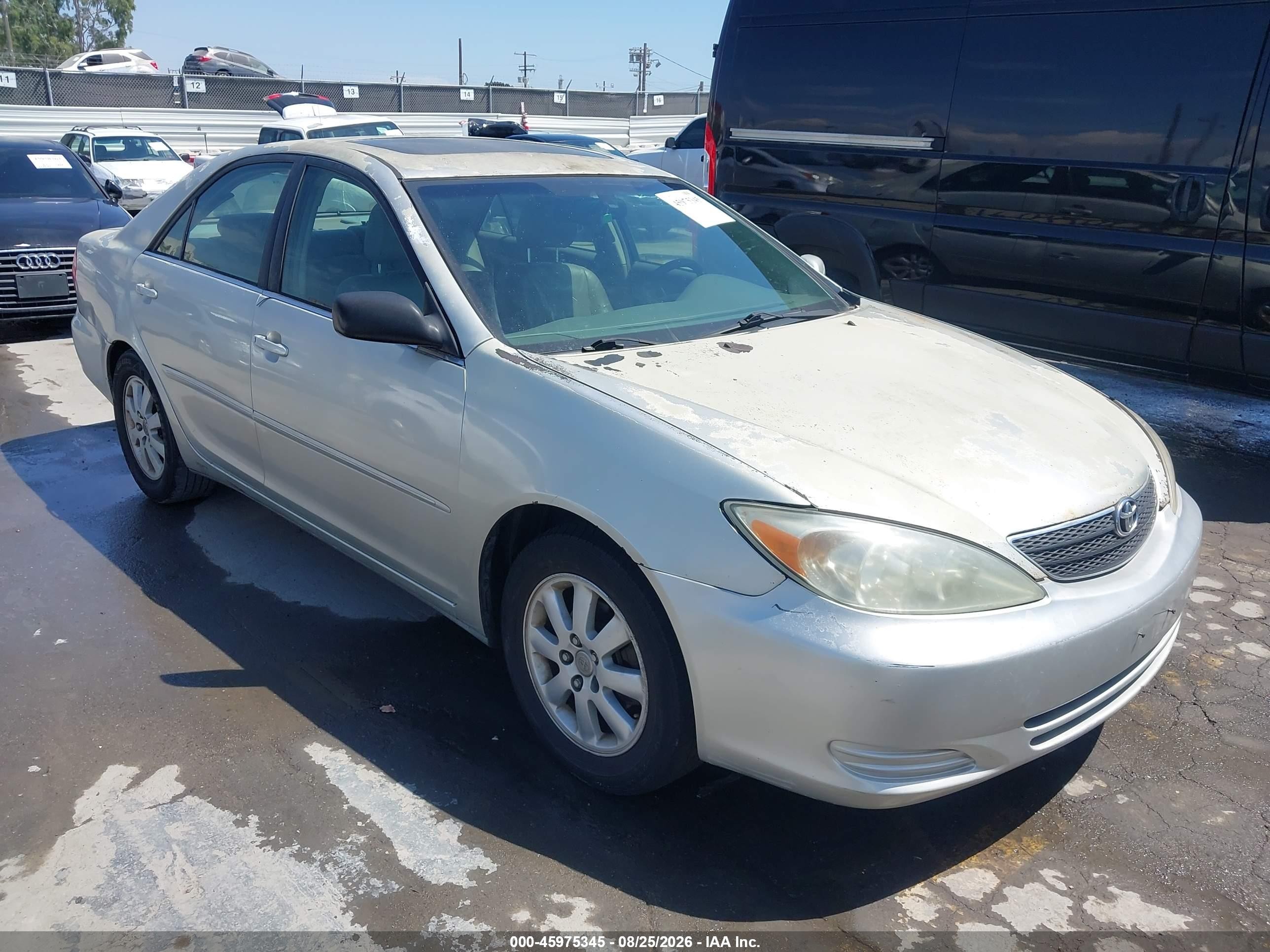 2002 Toyota Camry Xle Silver vin: JTDBE30K920104261