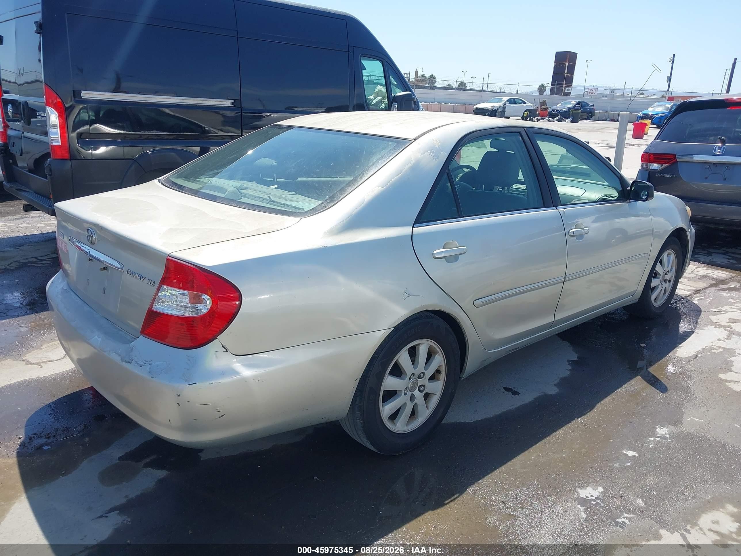 2002 Toyota Camry Xle Silver vin: JTDBE30K920104261
