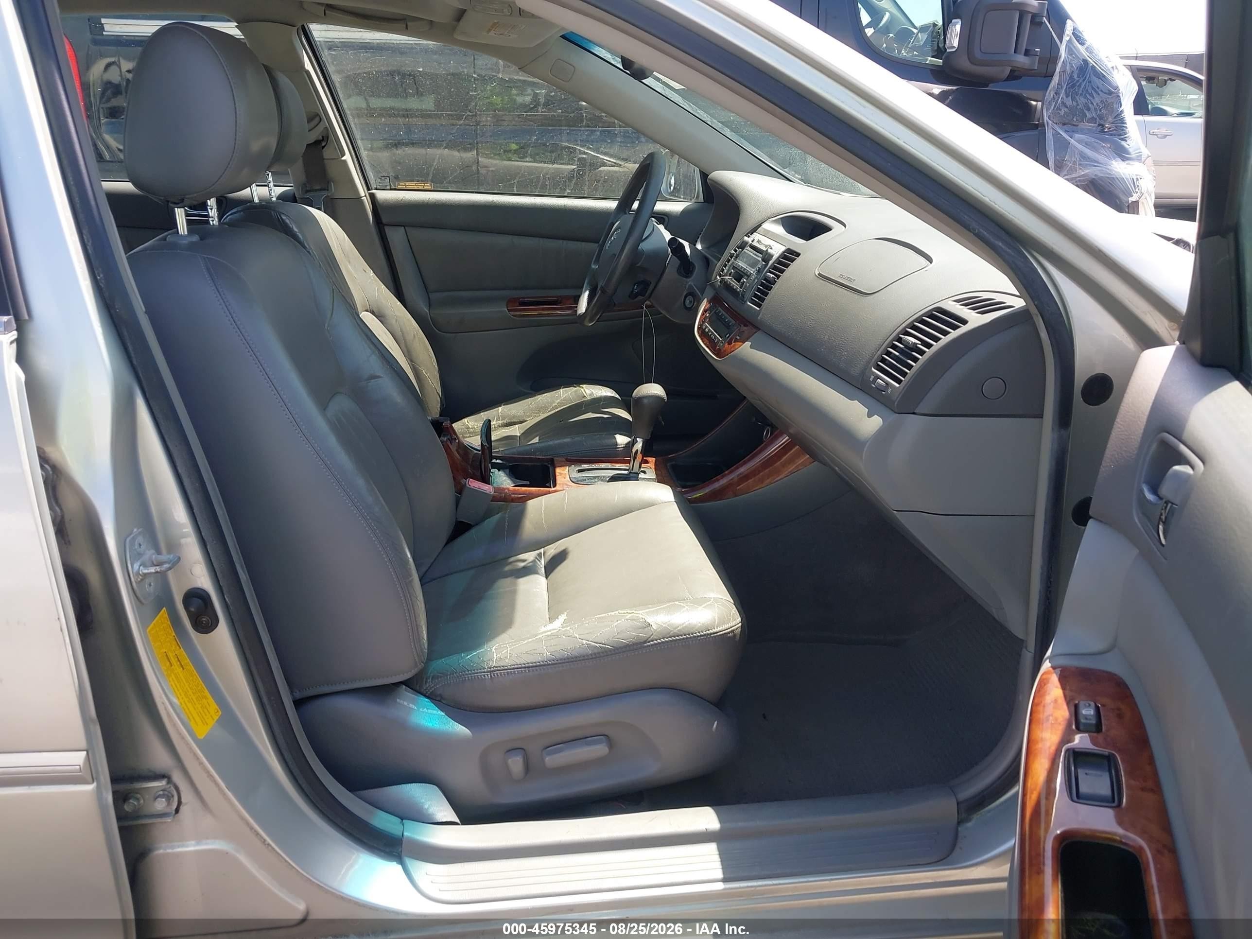 2002 Toyota Camry Xle Silver vin: JTDBE30K920104261