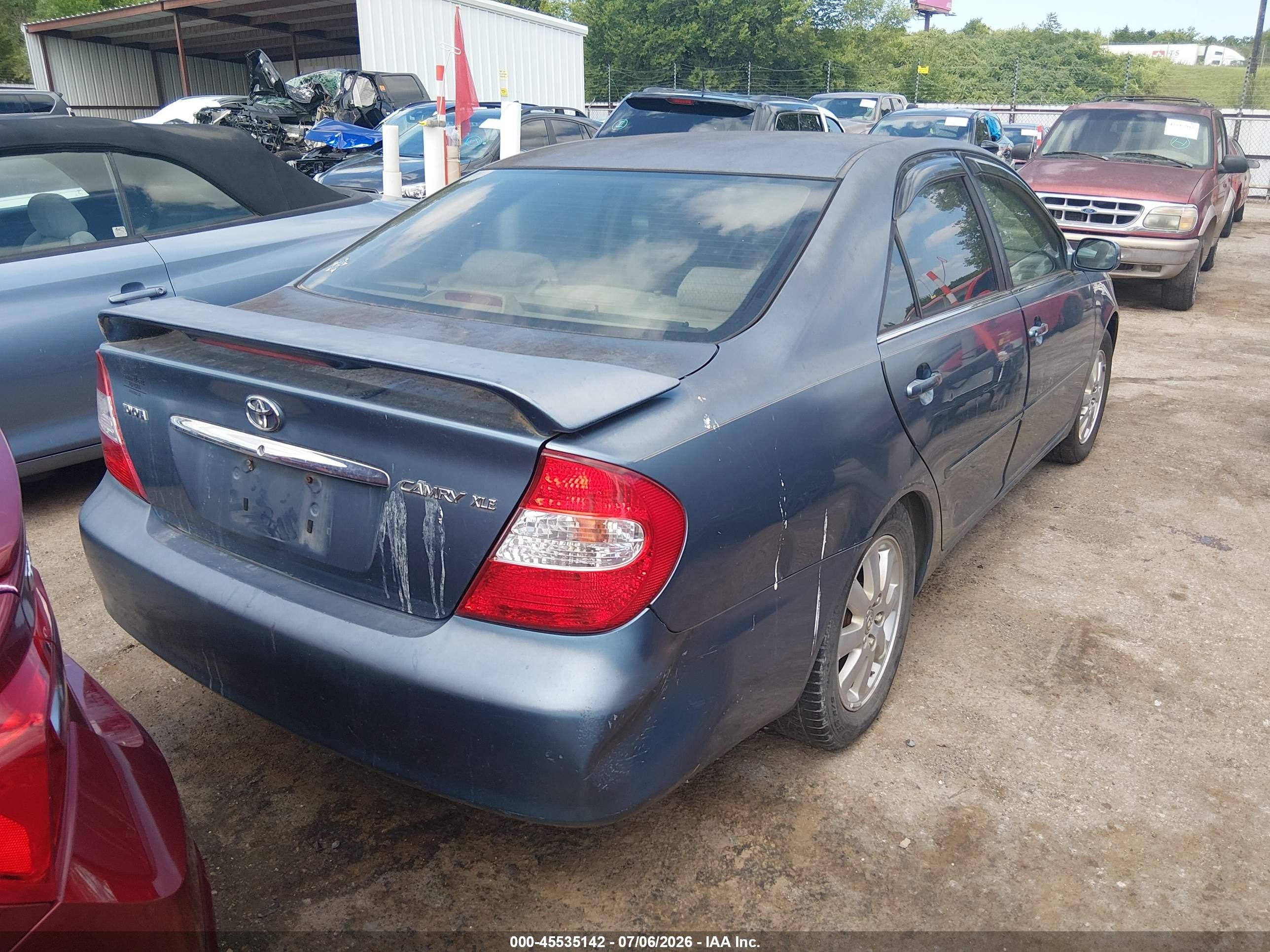 2003 Toyota Camry Xle Blue vin: JTDBE30KX30165314
