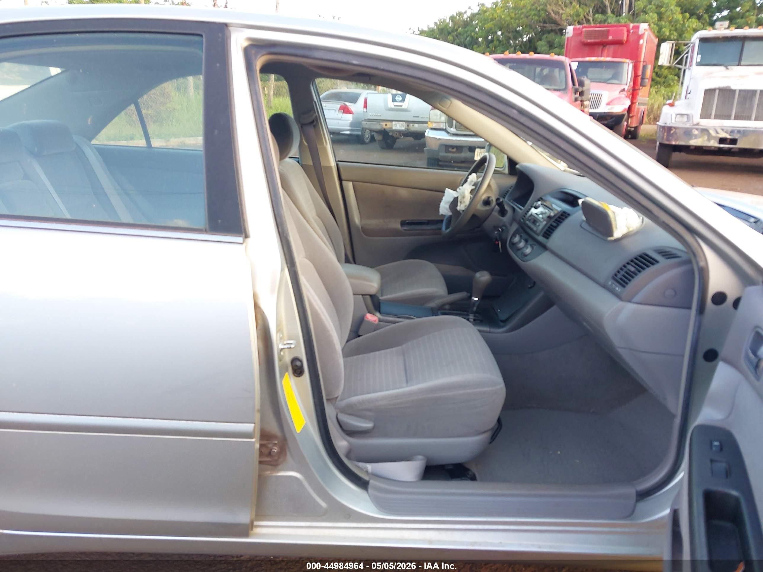 2005 Toyota Camry Le/se/xle Silver vin: JTDBE30KX50305610