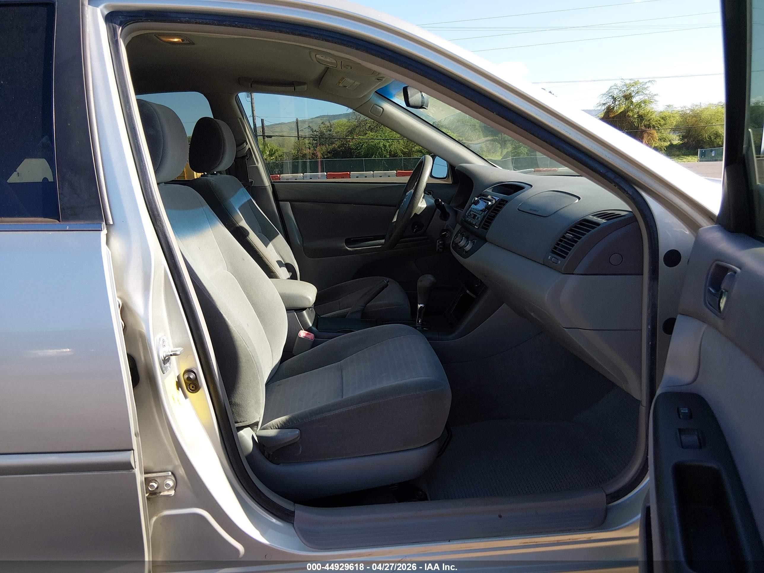2005 Toyota Camry Le/se/xle Gray vin: JTDBE30KX53010716