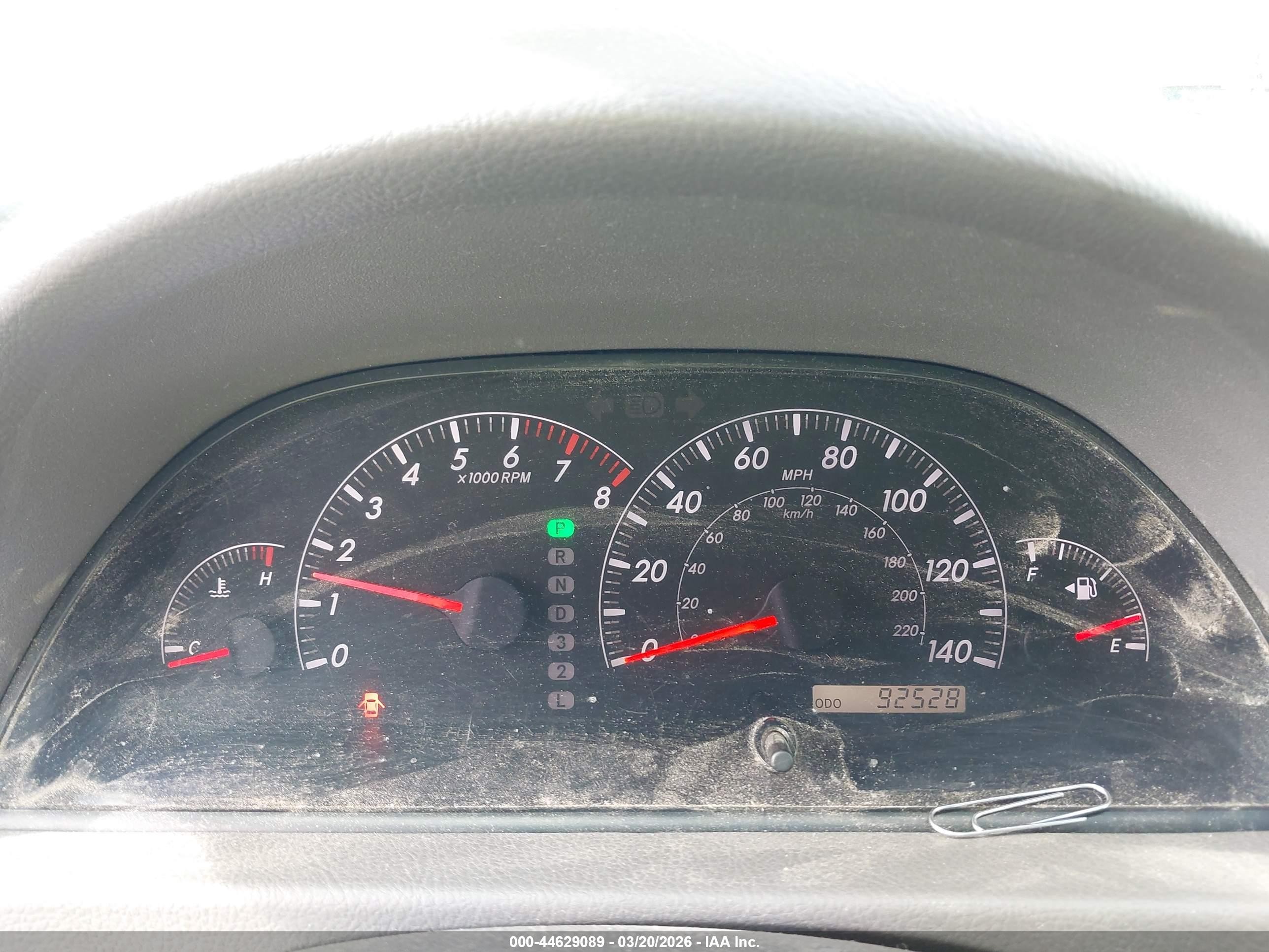 2005 Toyota Camry Le Gray vin: JTDBE30KX53025717