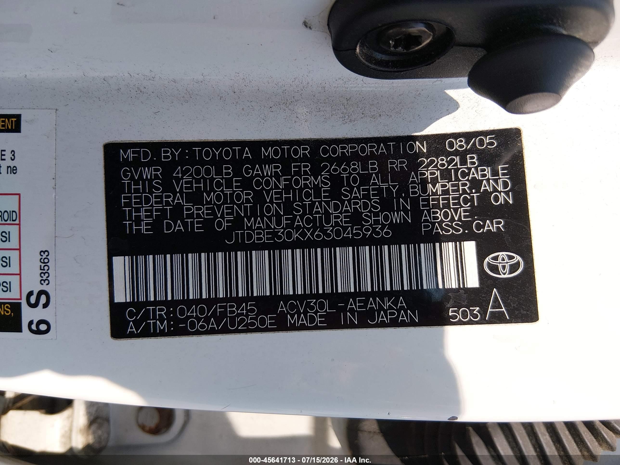 2006 Toyota Camry Le White vin: JTDBE30KX63045936