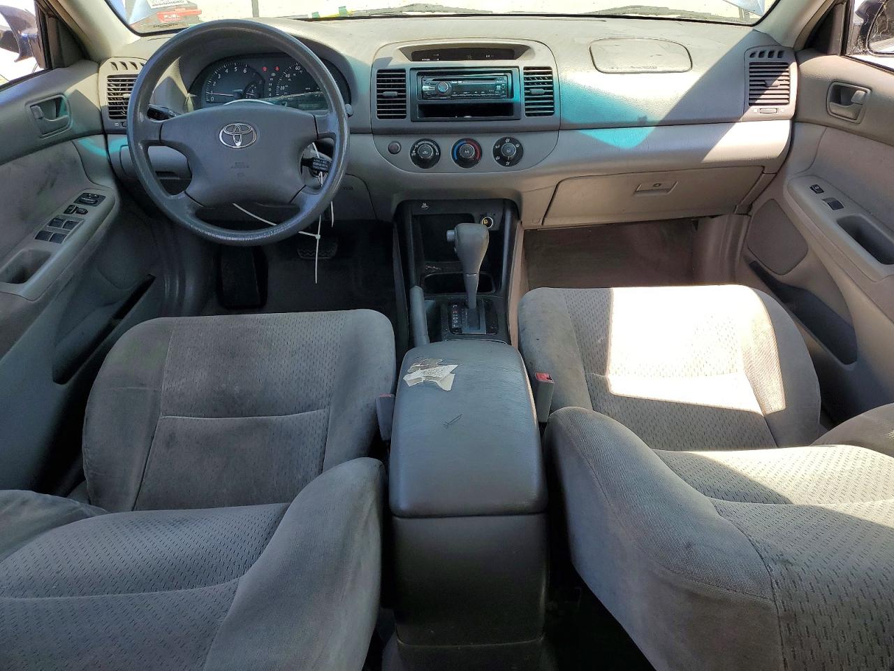 2002 Toyota Camry Le Blue vin: JTDBE32K020018124