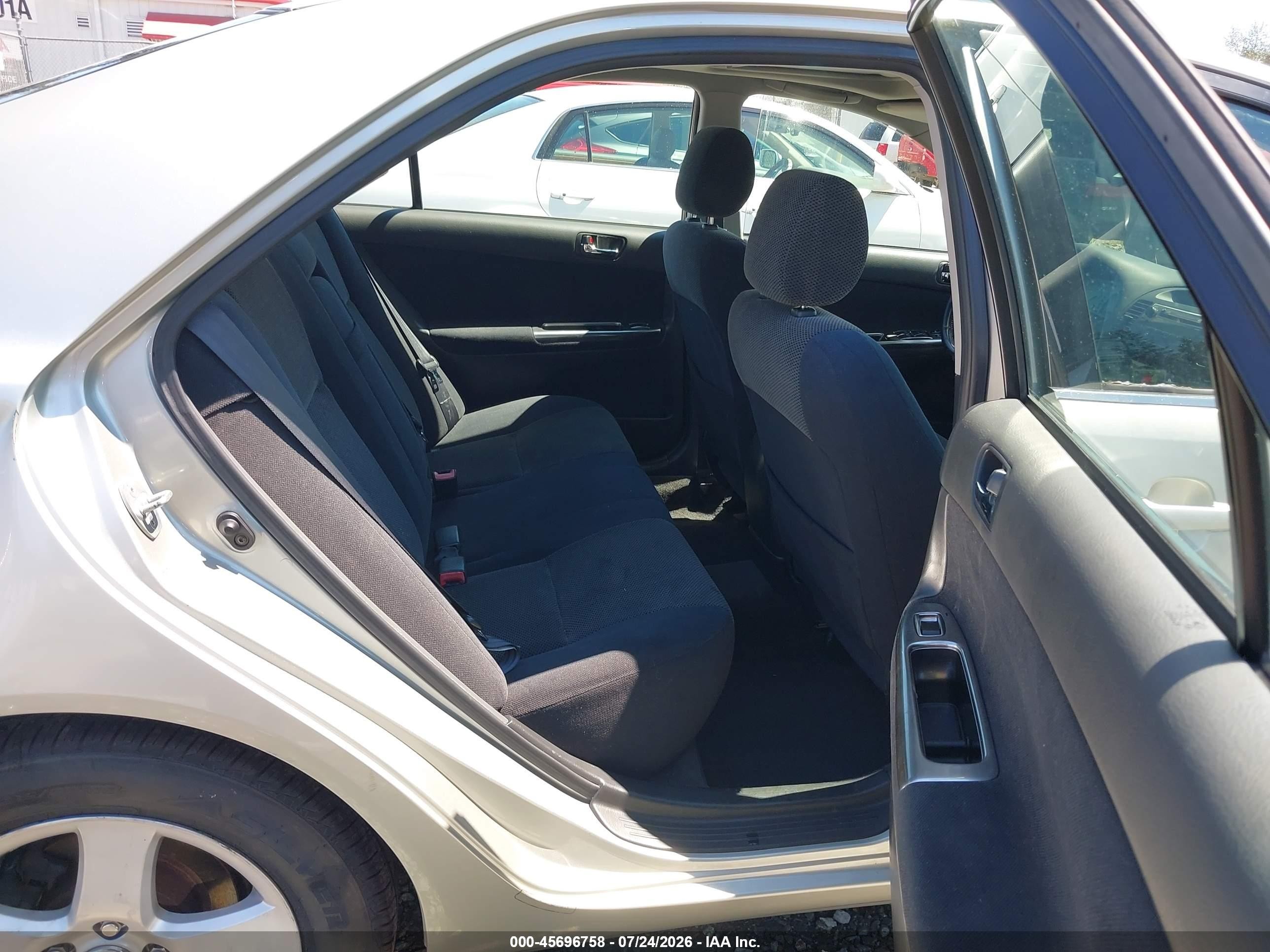 2002 Toyota Camry Se Silver vin: JTDBE32K020069946
