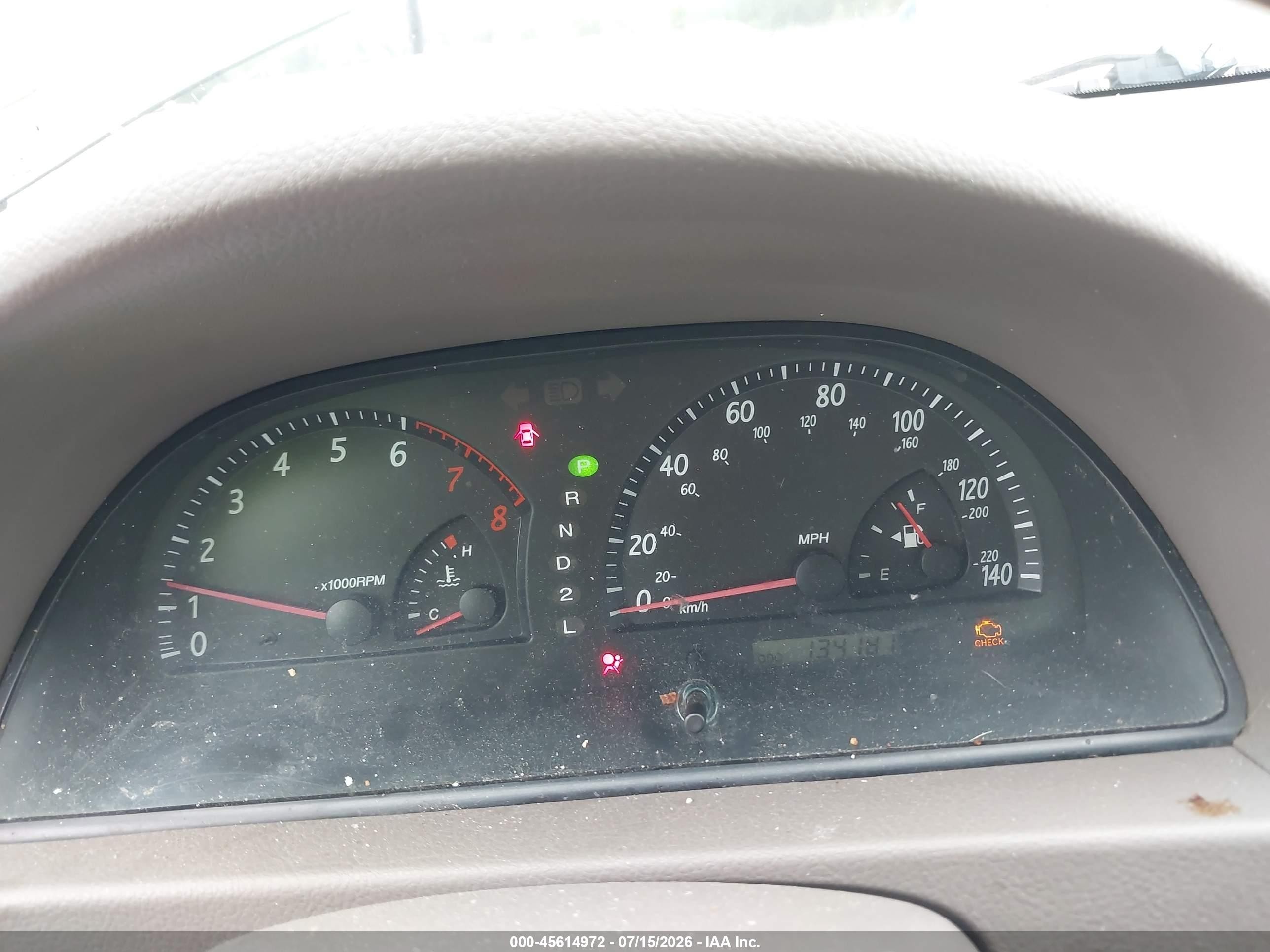 2002 Toyota Camry Le Green vin: JTDBE32K020073012
