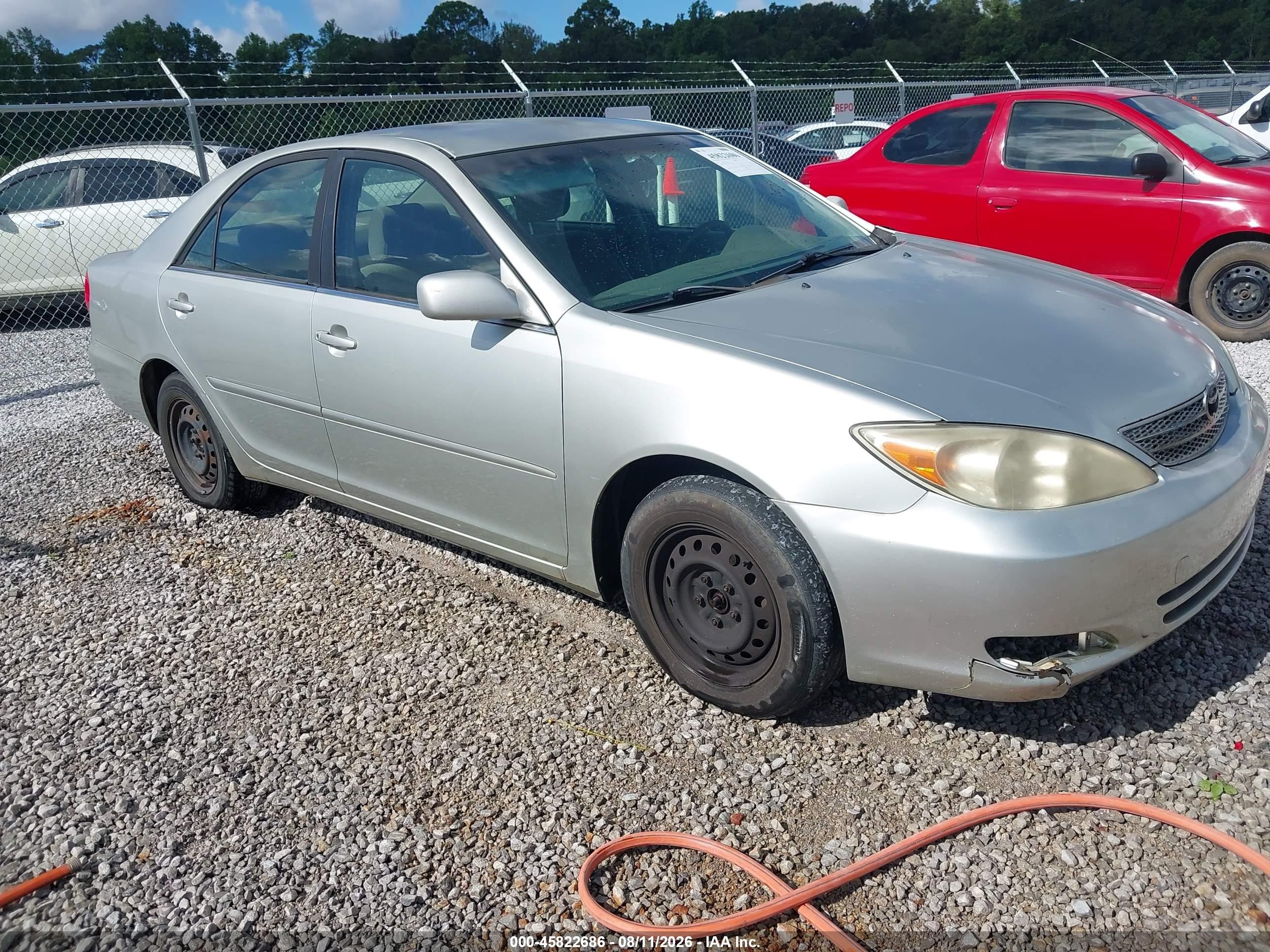 2002 Toyota Camry Le Silver vin: JTDBE32K020104016