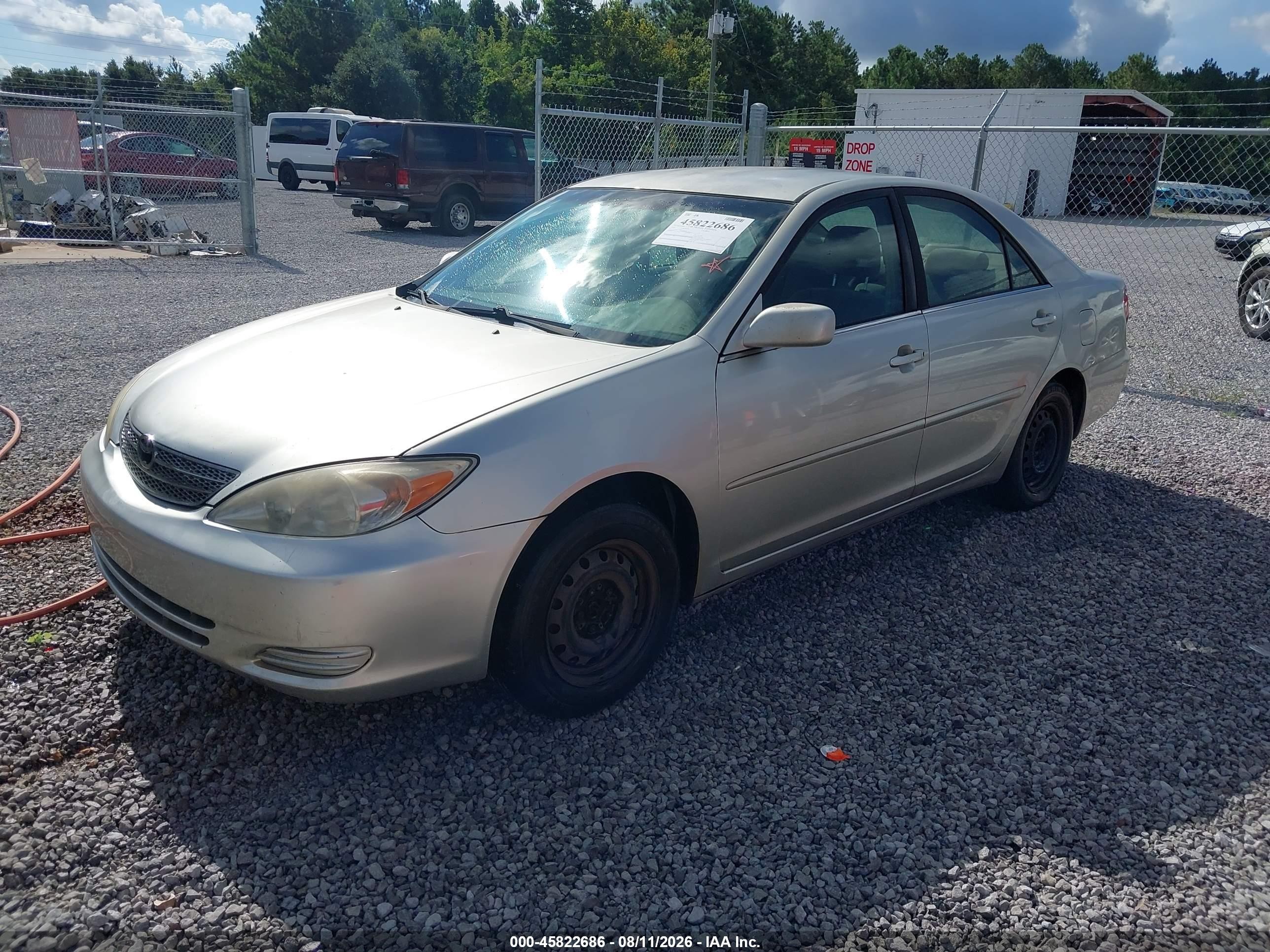 2002 Toyota Camry Le Silver vin: JTDBE32K020104016