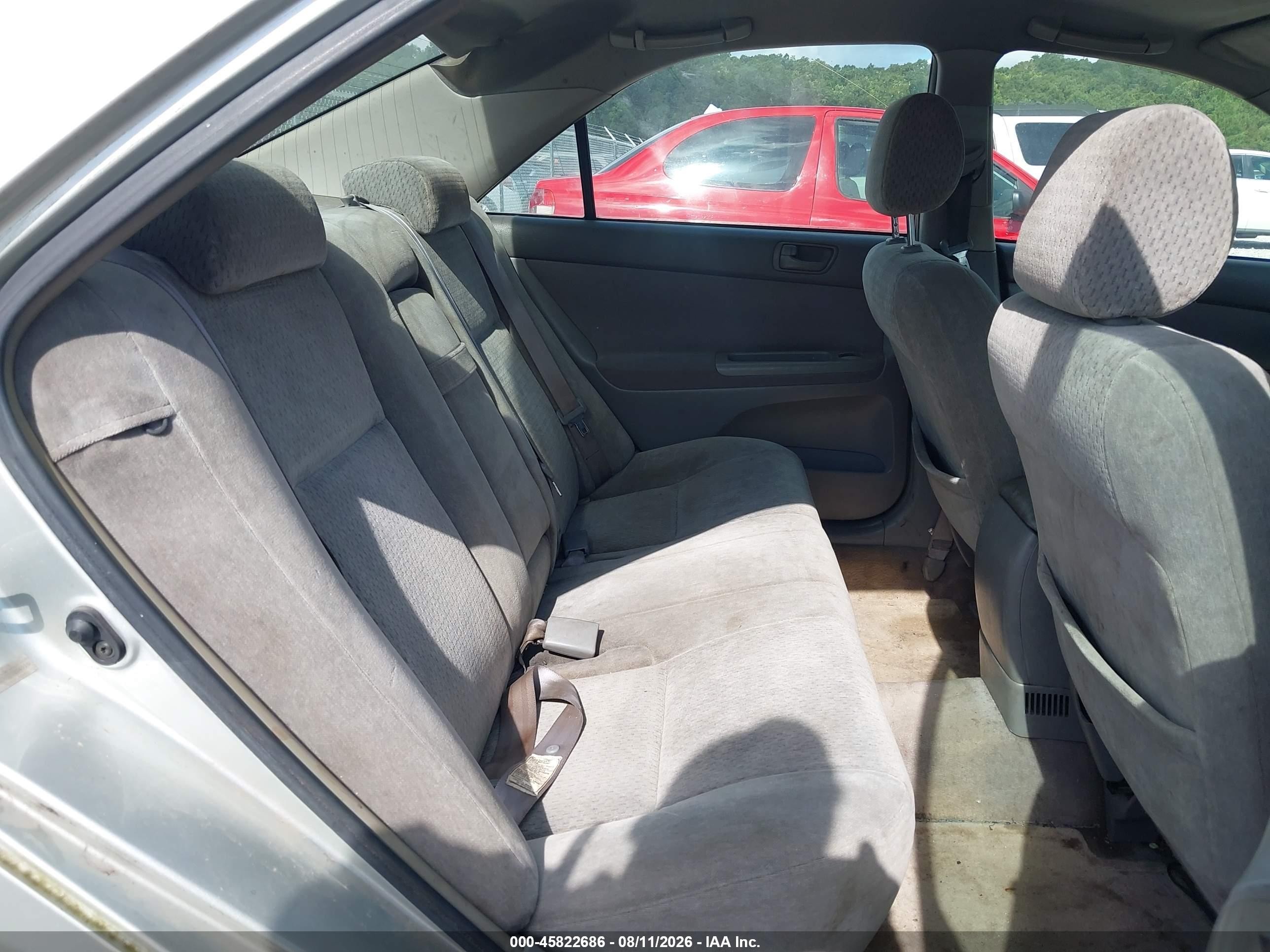 2002 Toyota Camry Le Silver vin: JTDBE32K020104016