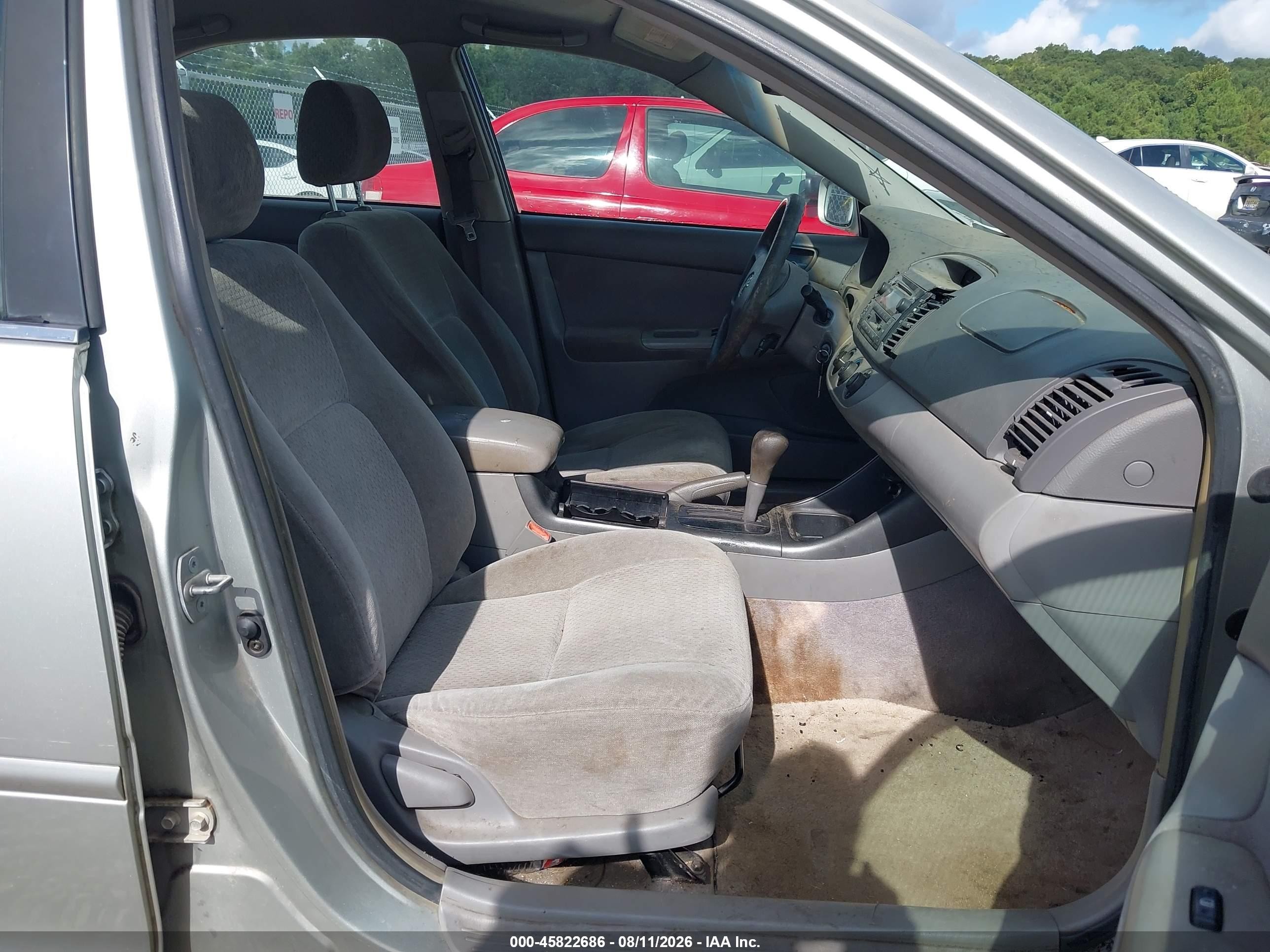2002 Toyota Camry Le Silver vin: JTDBE32K020104016