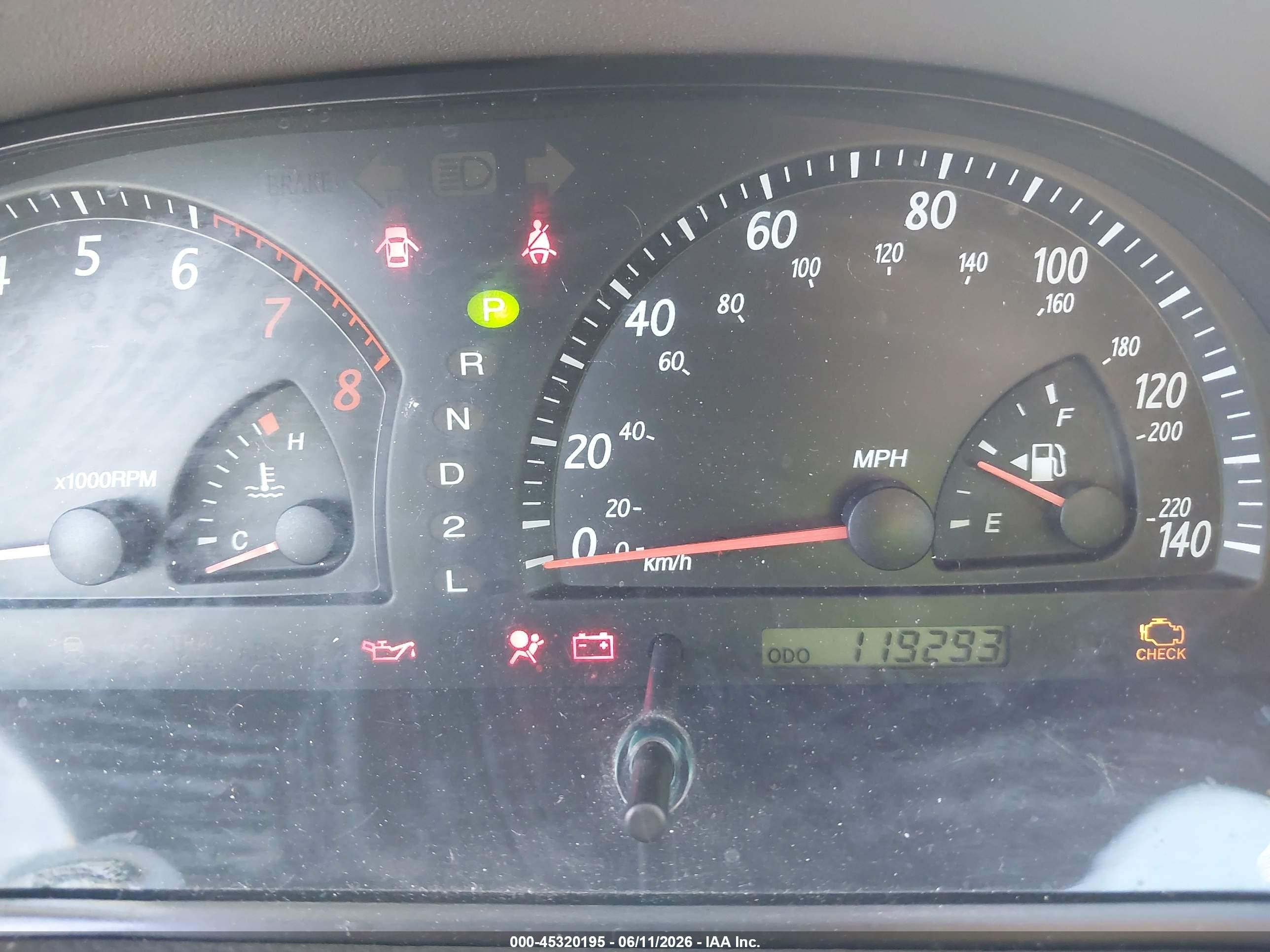 2002 Toyota Camry Le Silver vin: JTDBE32K020107465