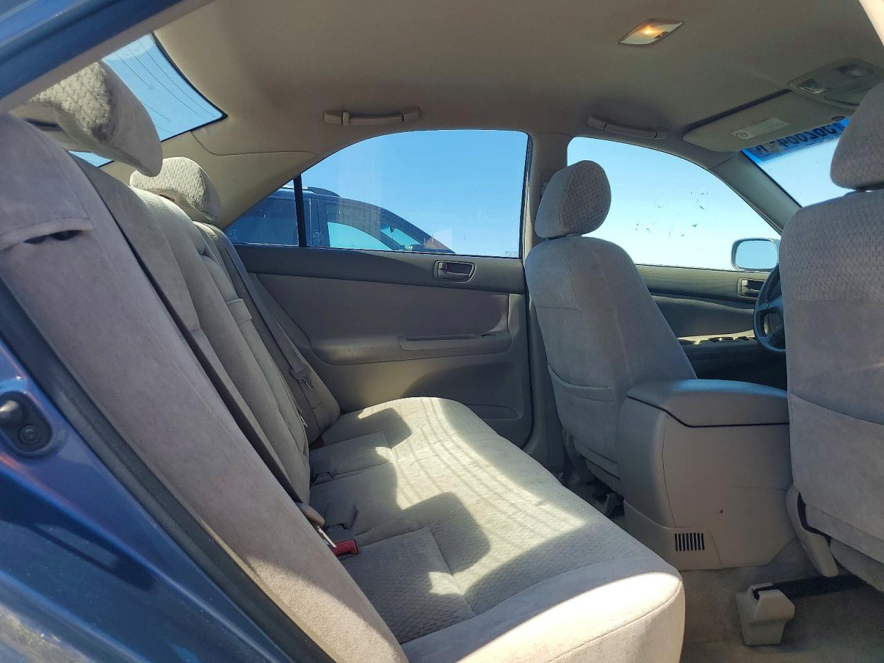 2002 Toyota Camry Le Blue vin: JTDBE32K020121995