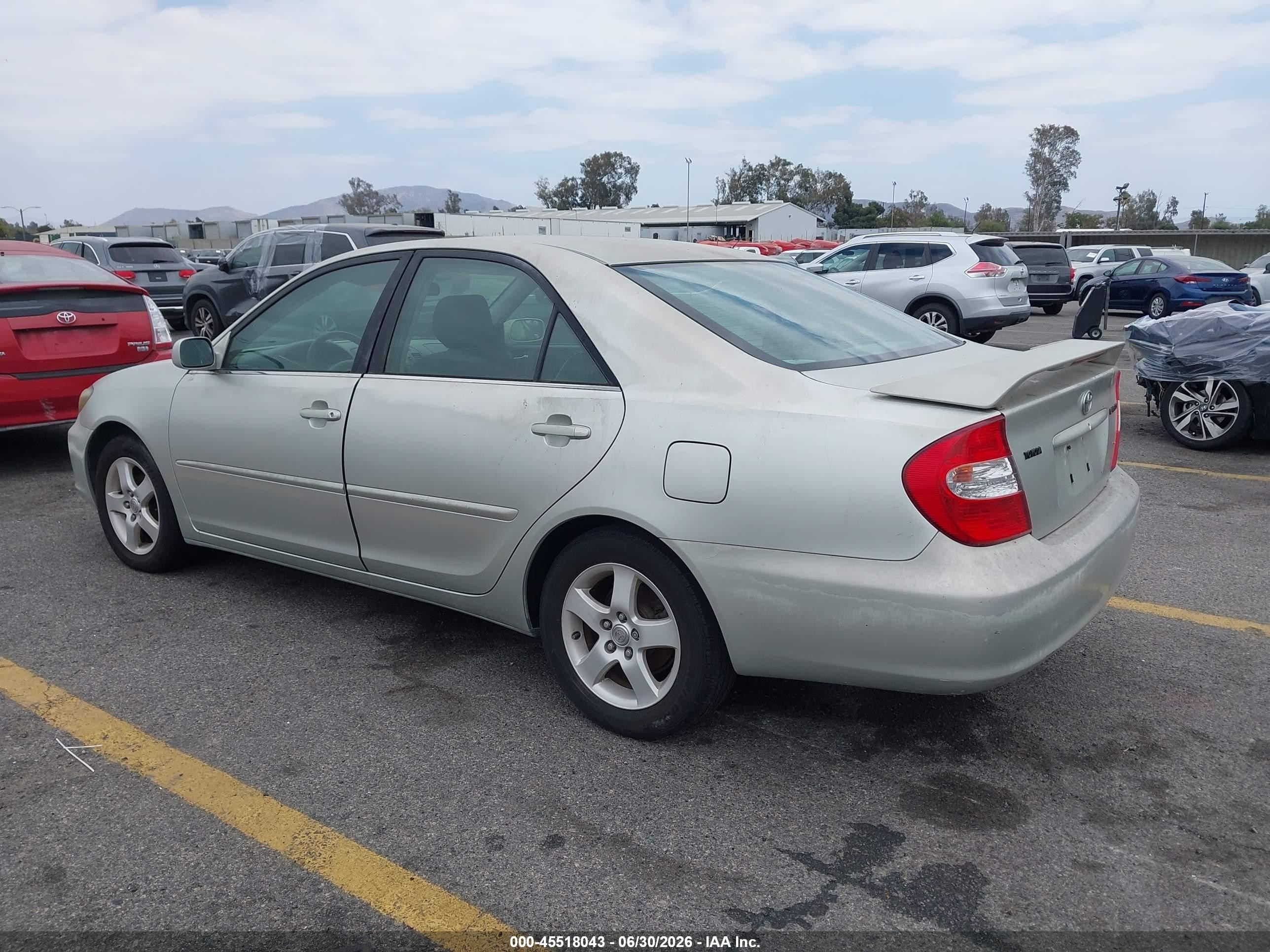 2003 Toyota Camry Se Серебряный vin: JTDBE32K030149975