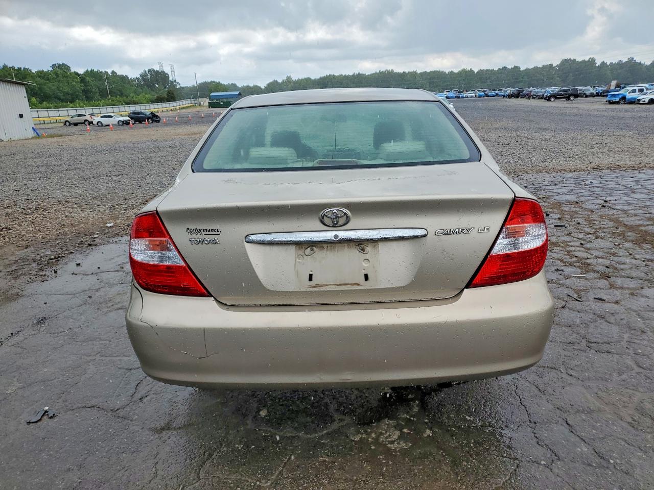 2003 Toyota Camry Le Tan vin: JTDBE32K030193863