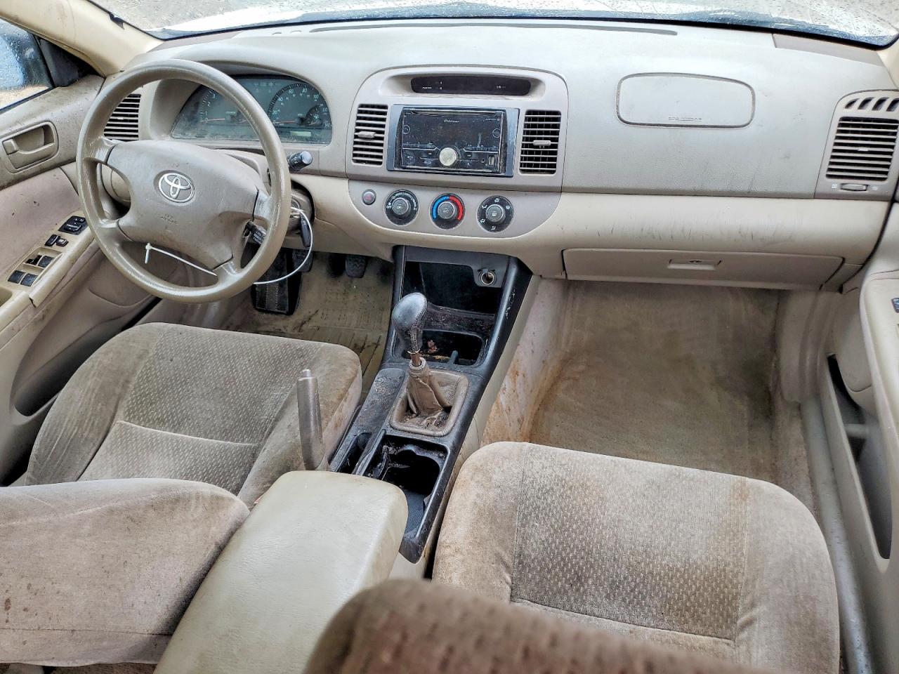 2003 Toyota Camry Le Tan vin: JTDBE32K030193863