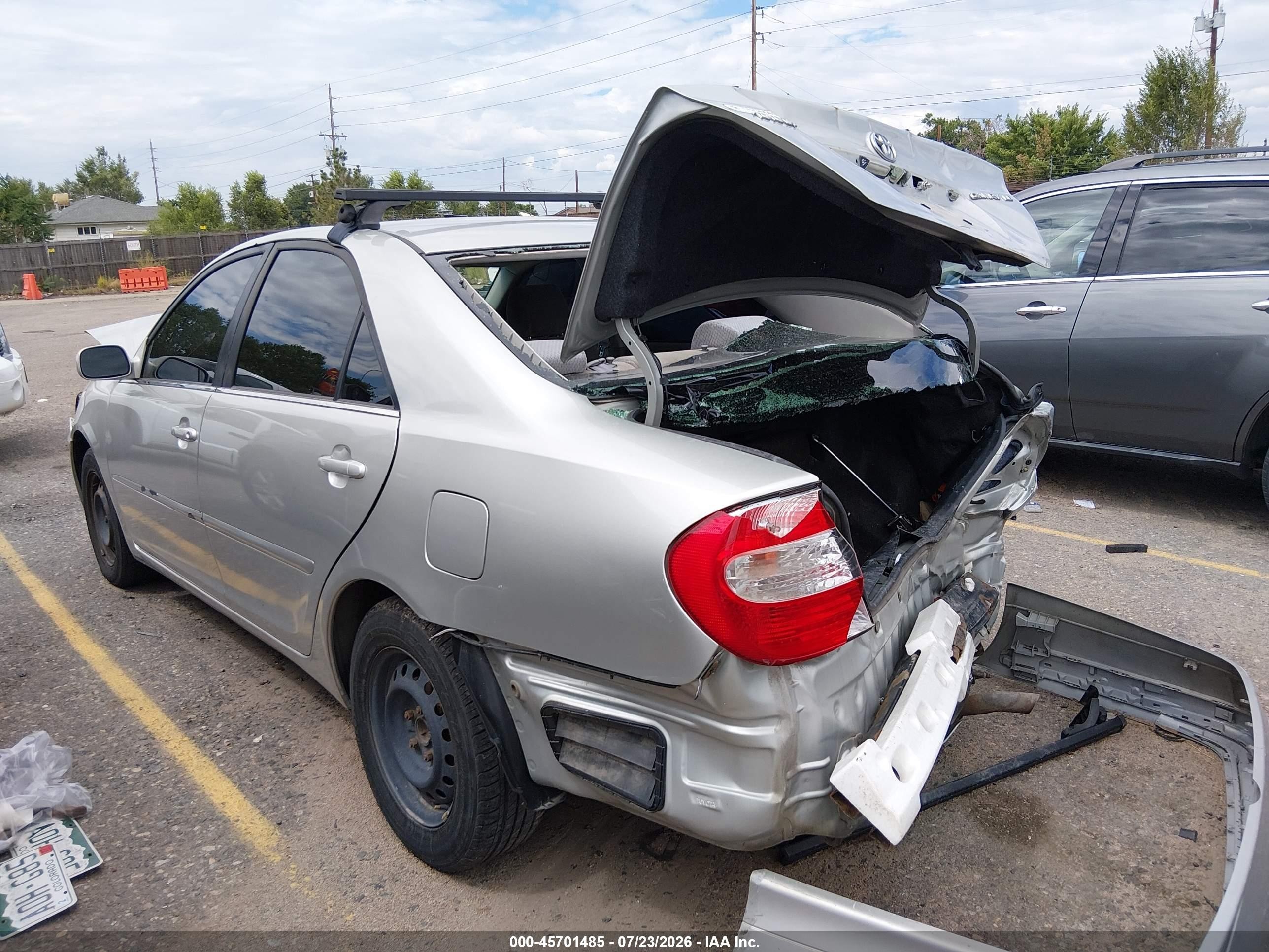2003 Toyota Camry Le Gray vin: JTDBE32K030203842