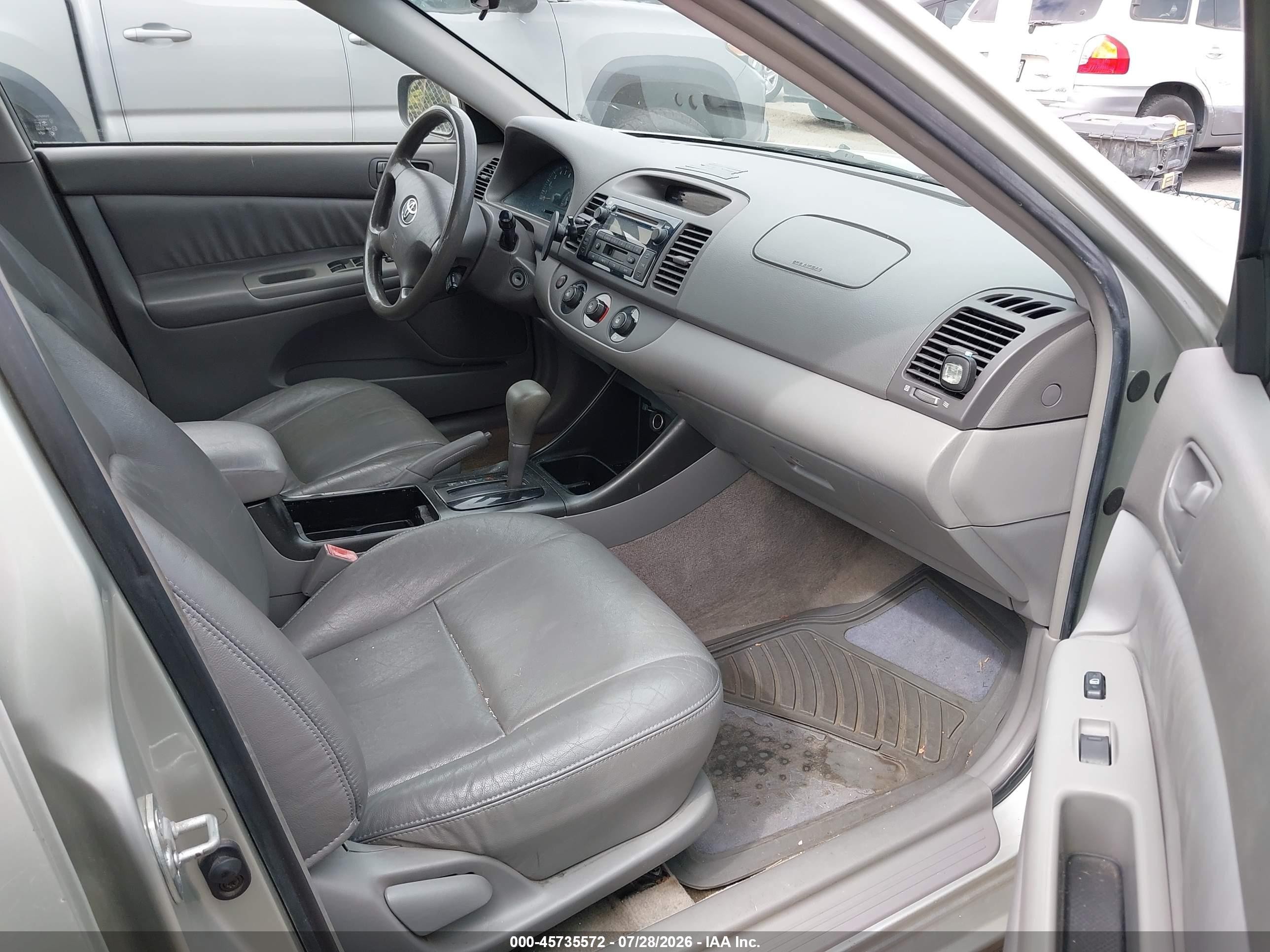 2003 Toyota Camry Le/xle Silver vin: JTDBE32K030237344