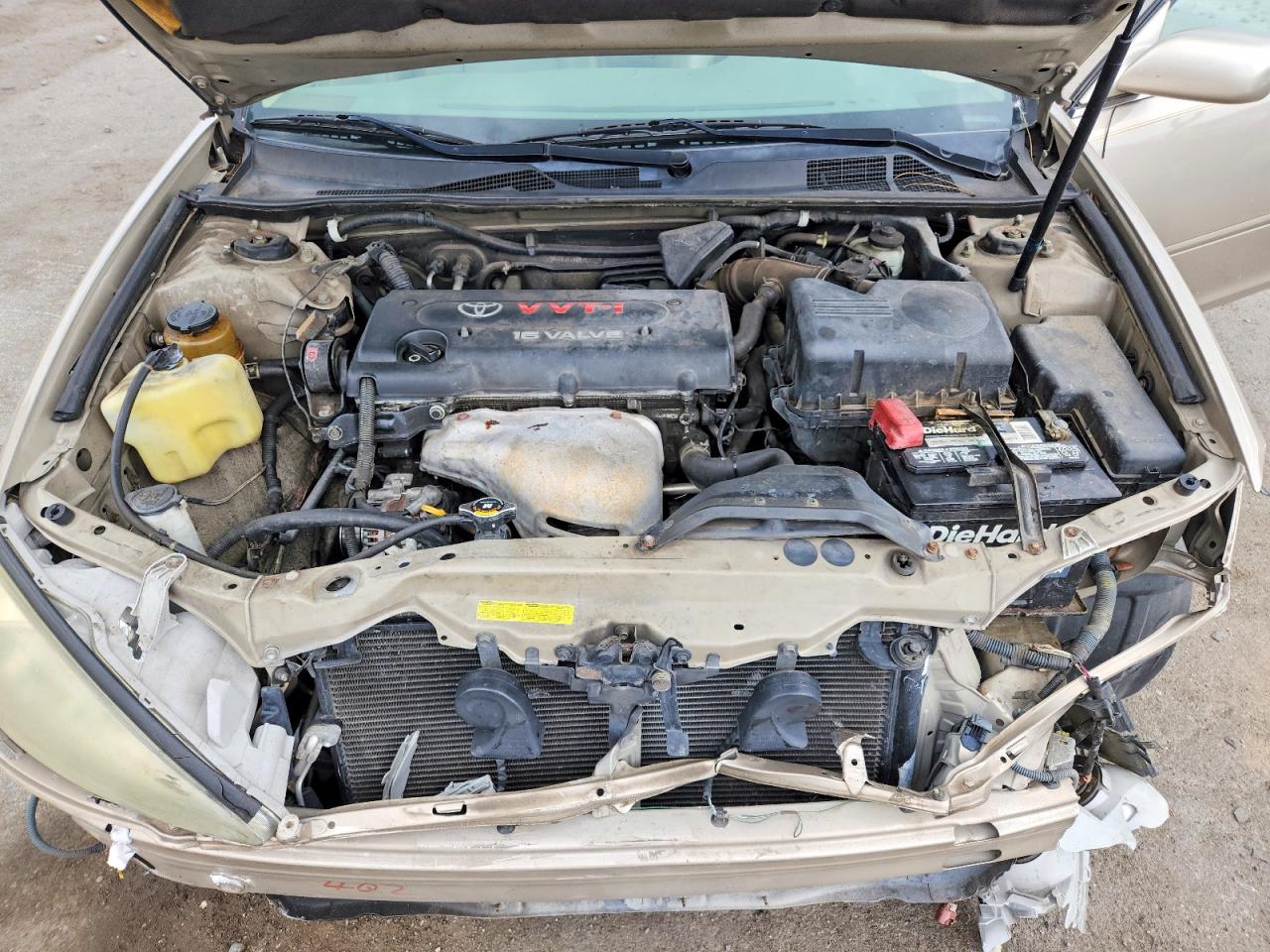 2004 Toyota Camry Le Tan vin: JTDBE32K040262259