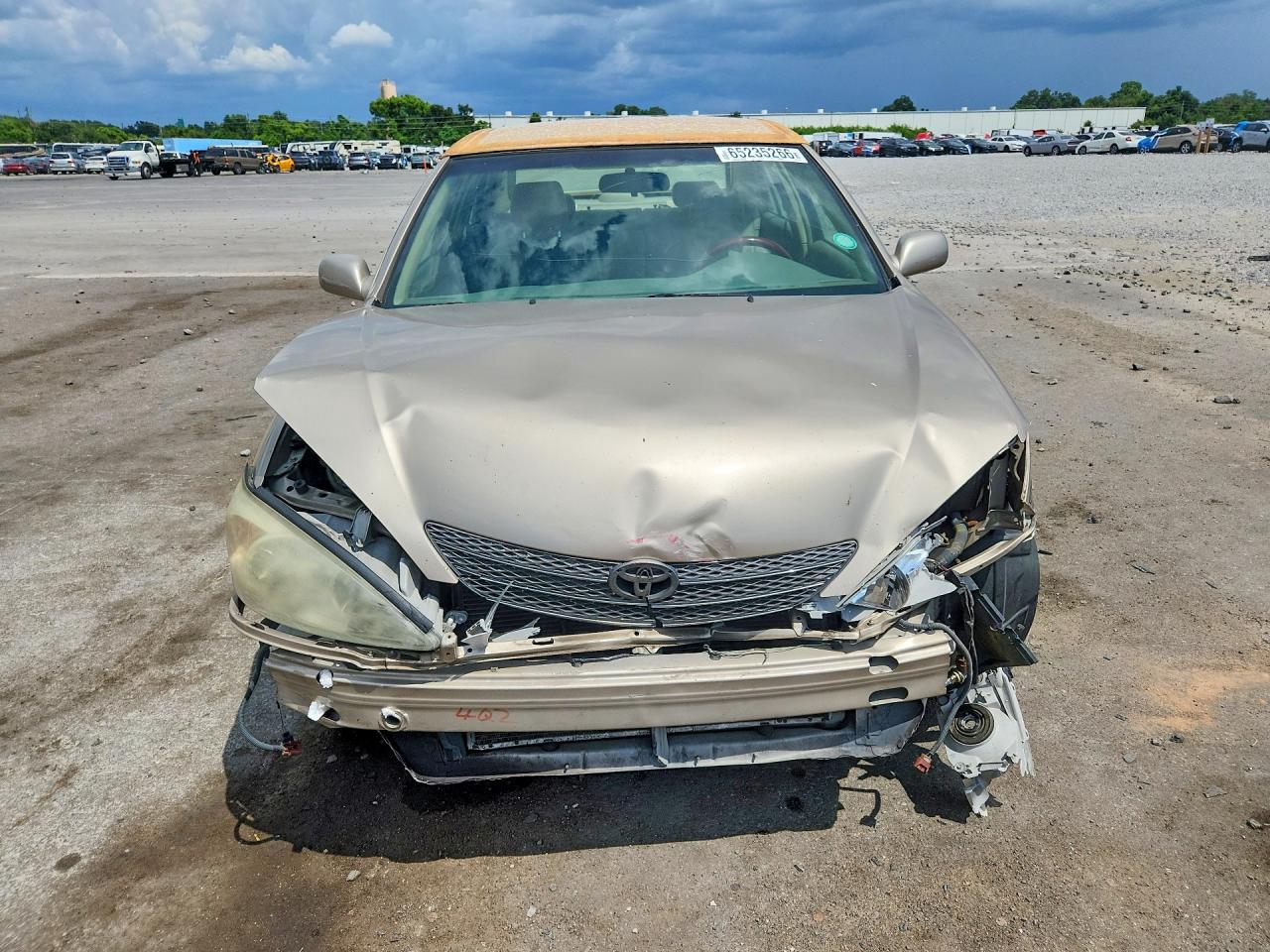 2004 Toyota Camry Le Tan vin: JTDBE32K040262259