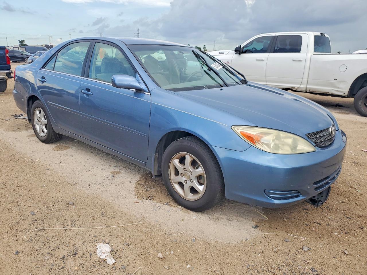 2004 Toyota Camray Синий vin: JTDBE32K040271754