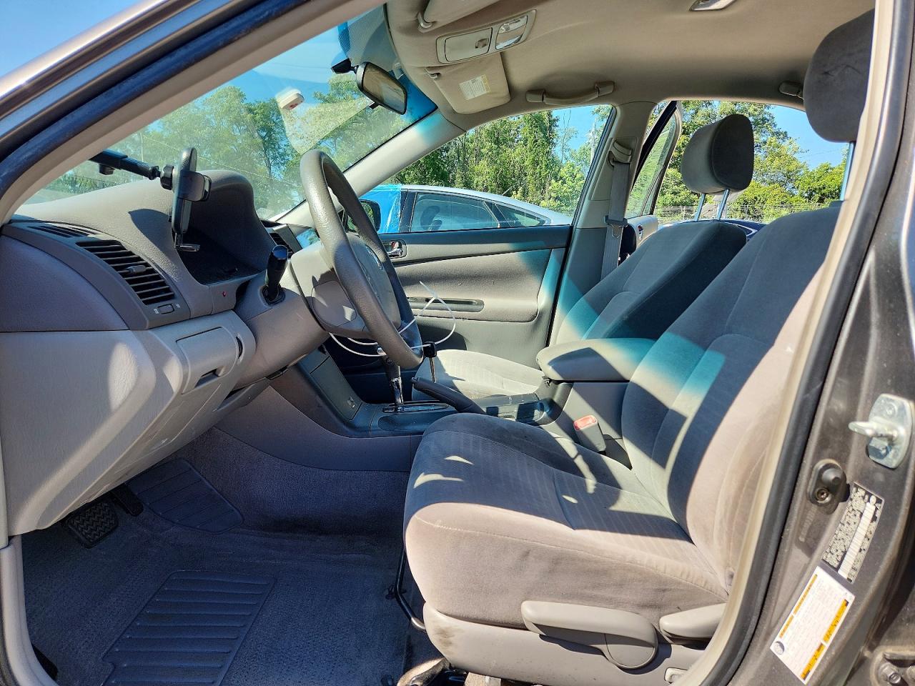 2006 Toyota Camry Standard Серый vin: JTDBE32K063049457