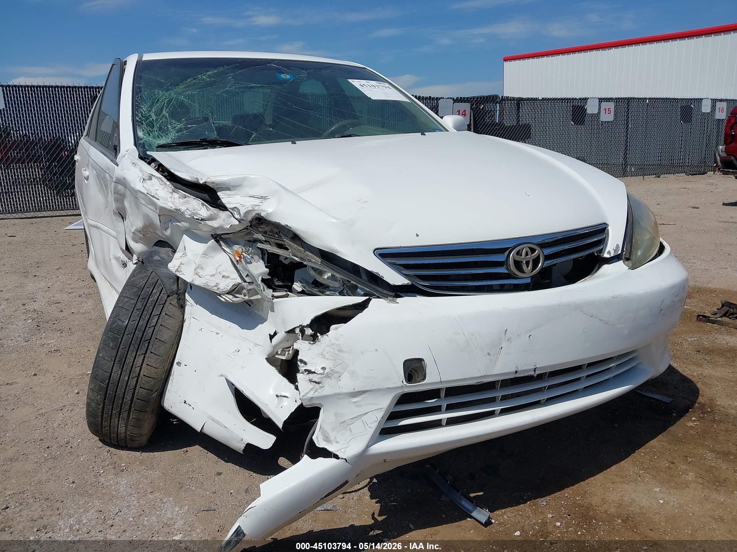 2006 Toyota Camry Le White vin: JTDBE32K063049975
