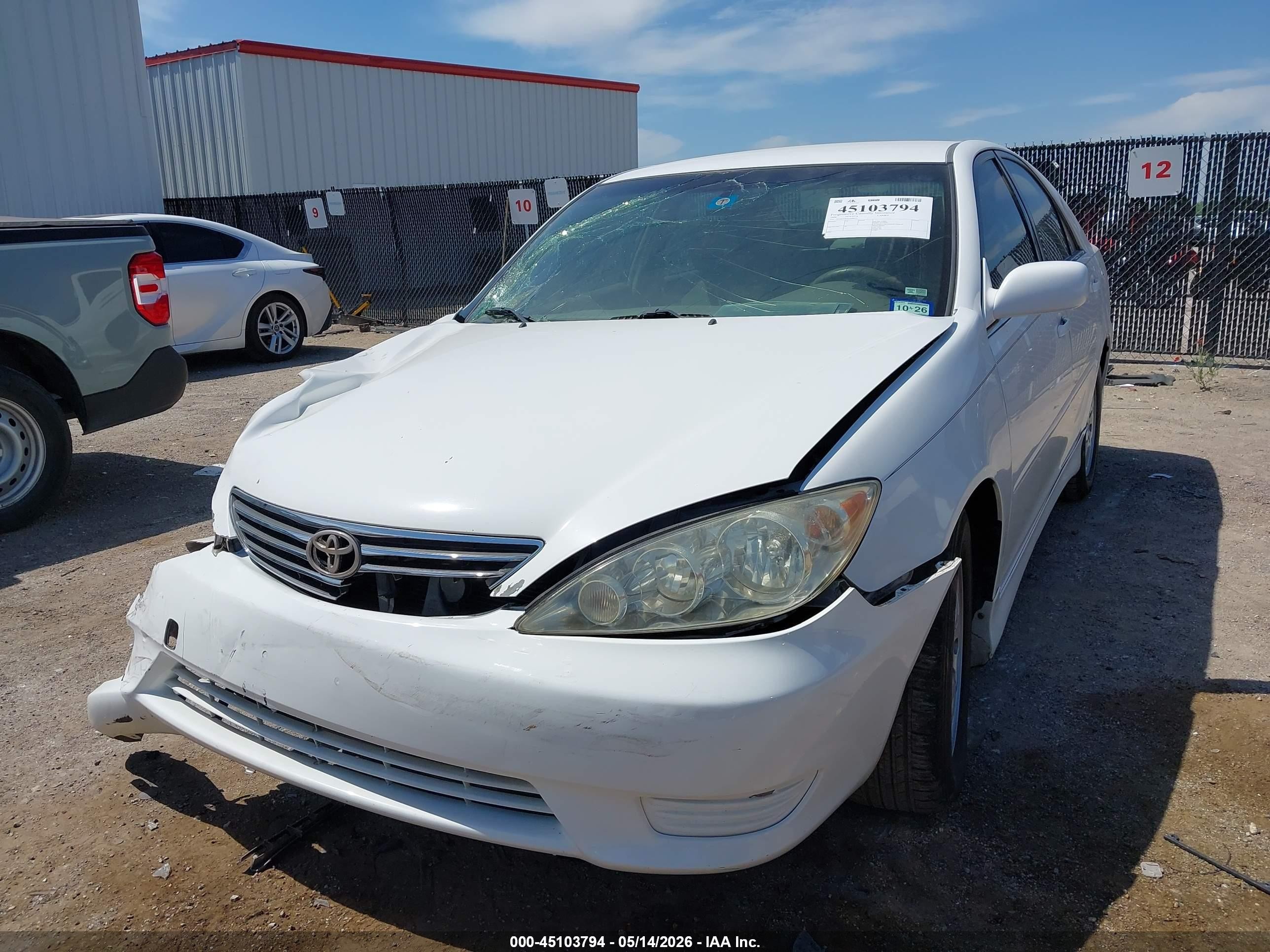 2006 Toyota Camry Le White vin: JTDBE32K063049975