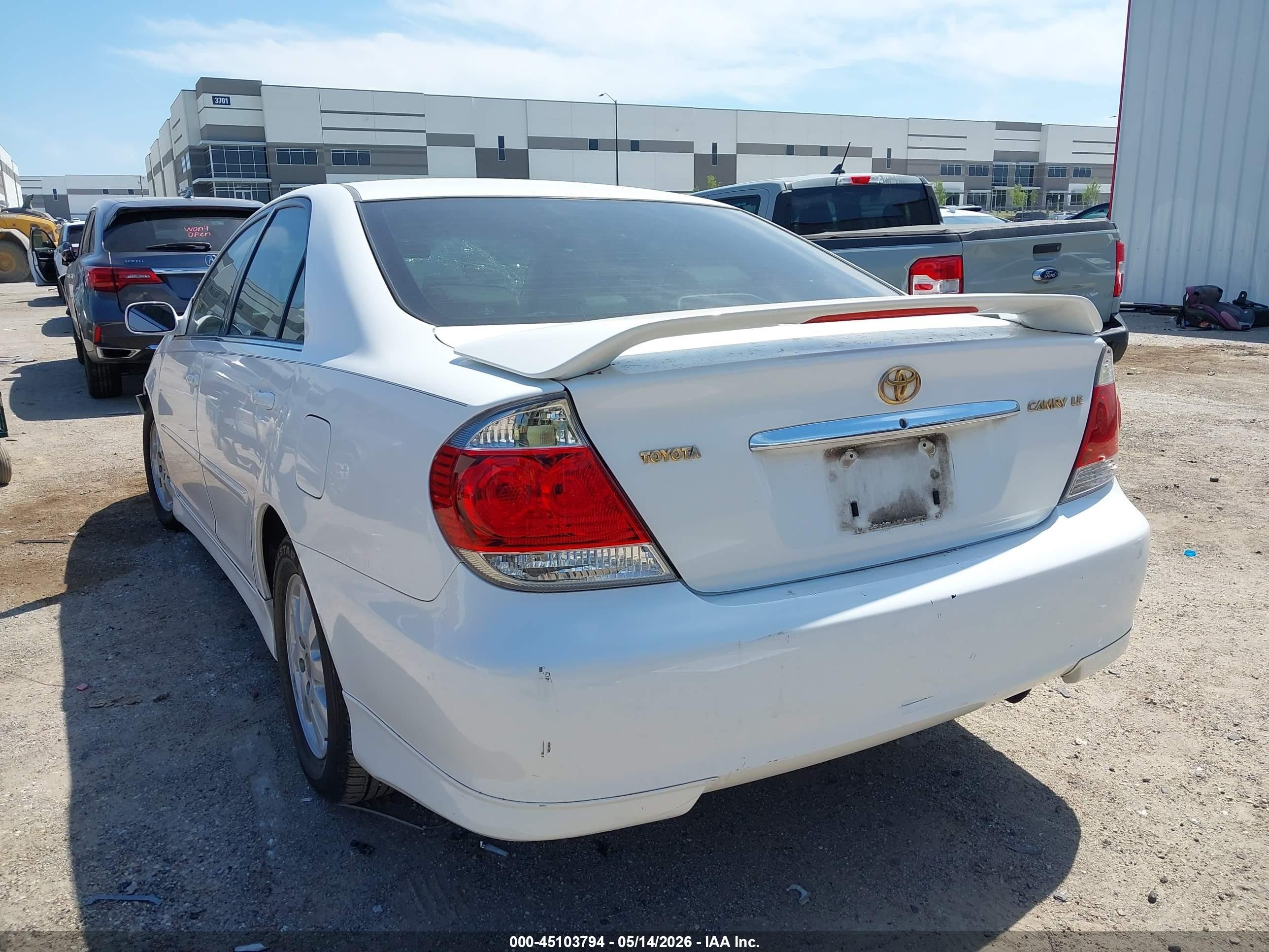 2006 Toyota Camry Le White vin: JTDBE32K063049975