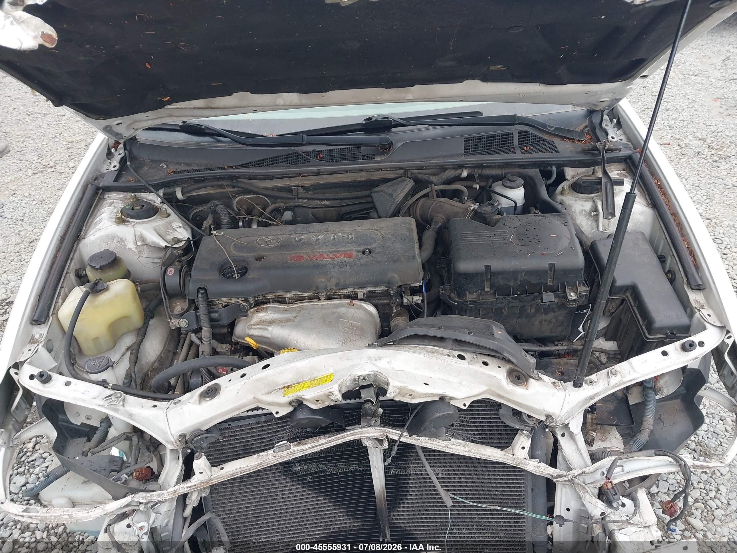 2002 Toyota Camry Le White vin: JTDBE32K120038141