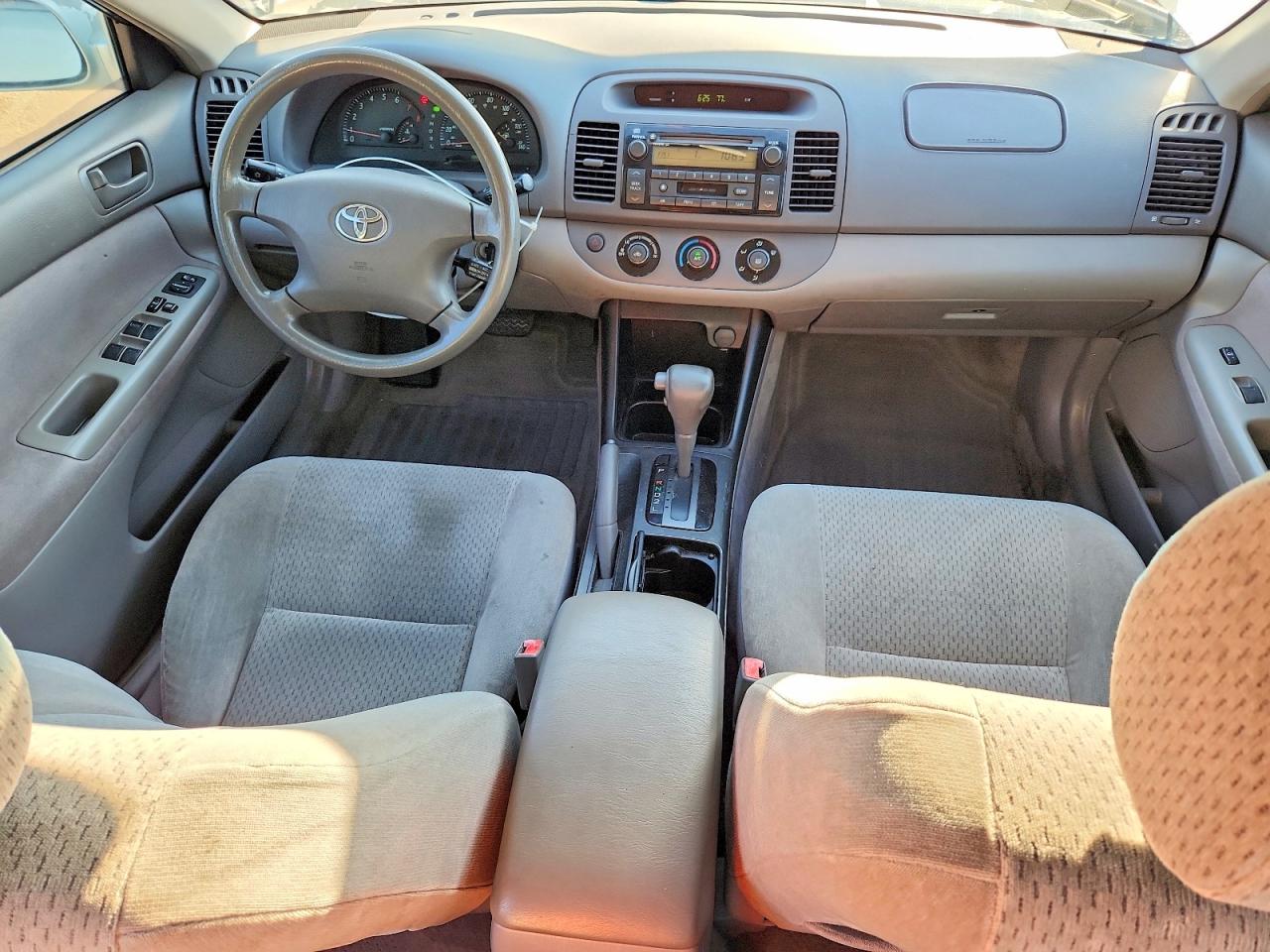 2002 Toyota Camry Le Gray vin: JTDBE32K120101853
