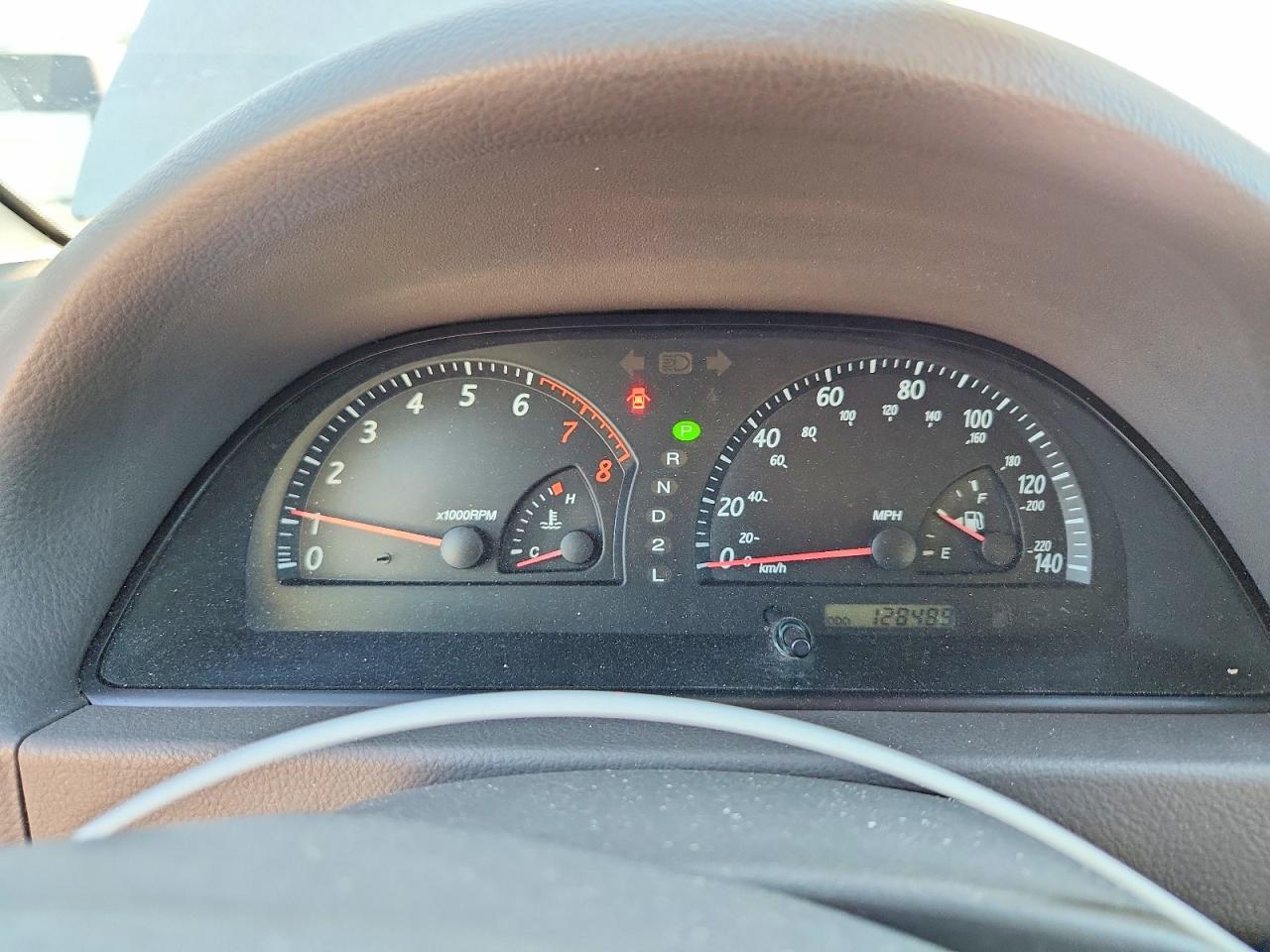 2002 Toyota Camry Le Gray vin: JTDBE32K120101853