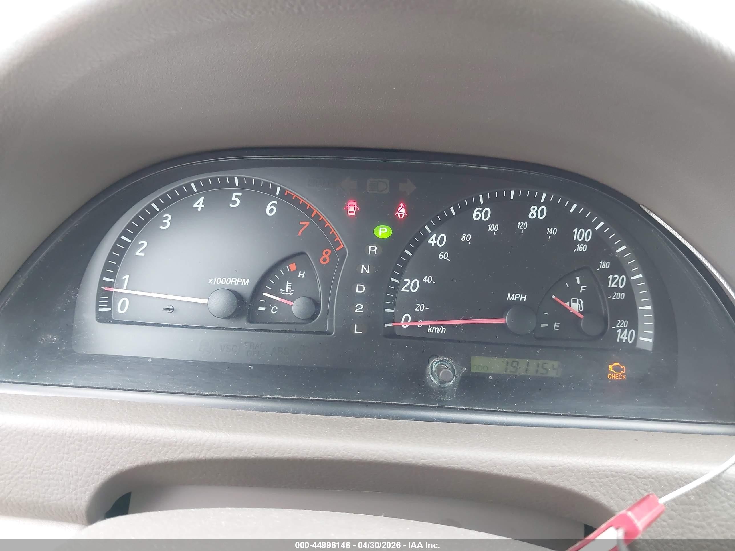 2003 Toyota Camry Le Gold vin: JTDBE32K130163044