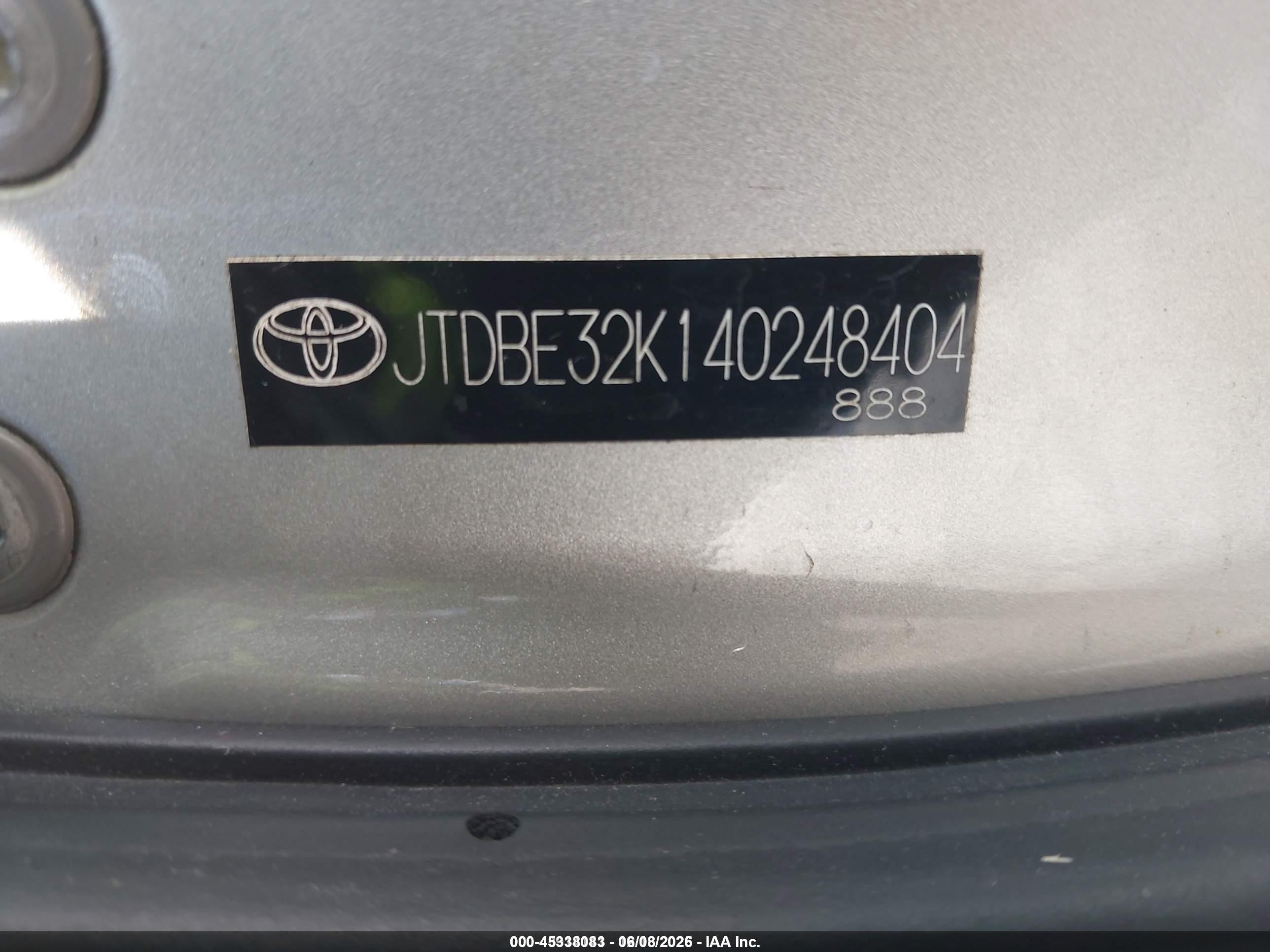 2004 Toyota Camry Le Silver vin: JTDBE32K140248404