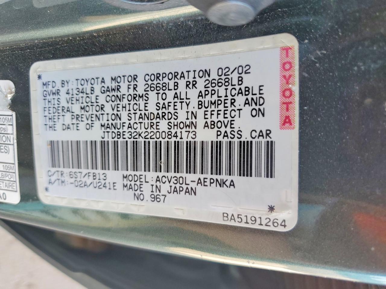 2002 Toyota Camry Le Gray vin: JTDBE32K220084173