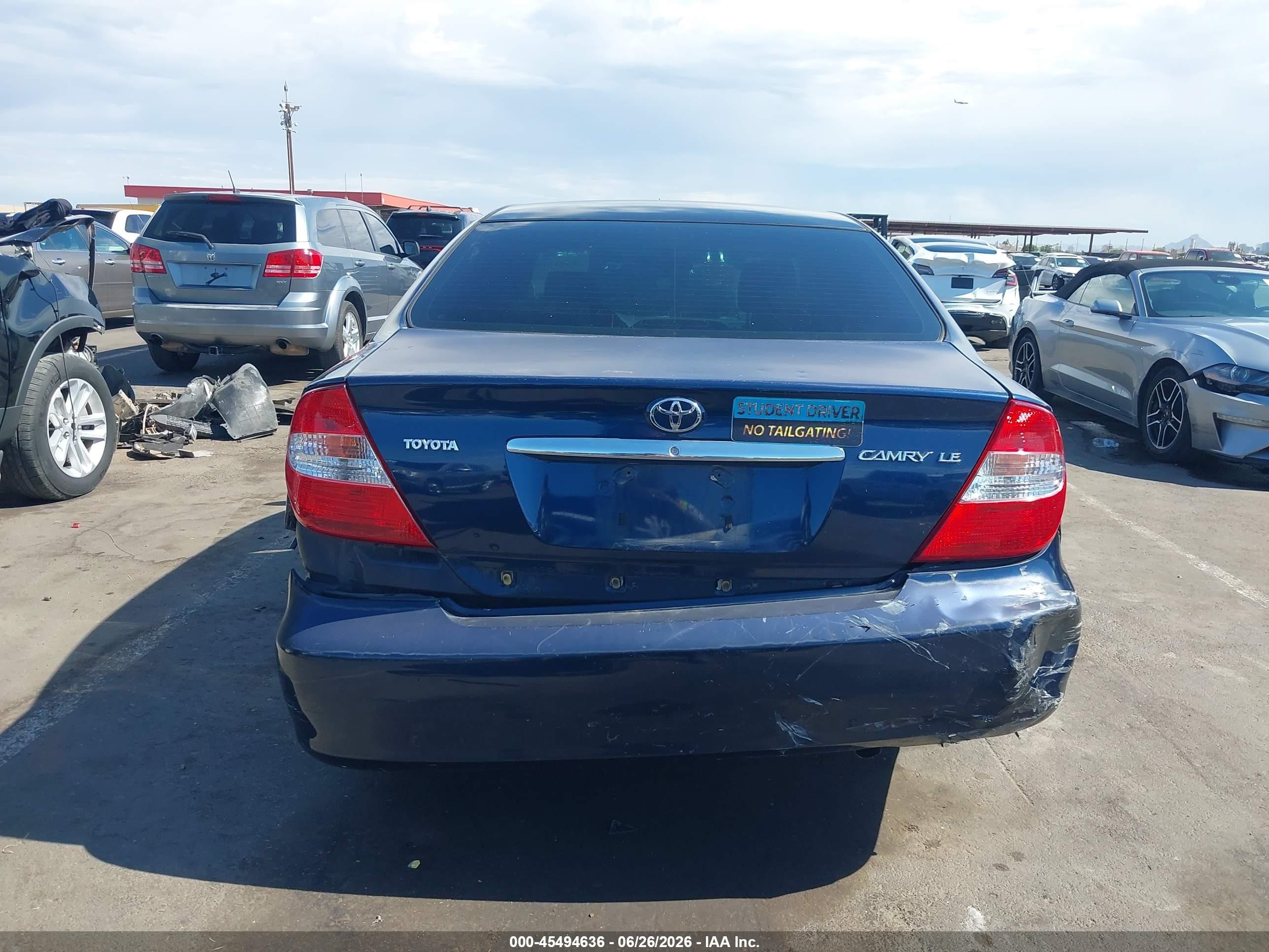 2002 Toyota Camry Le Blue vin: JTDBE32K220123652