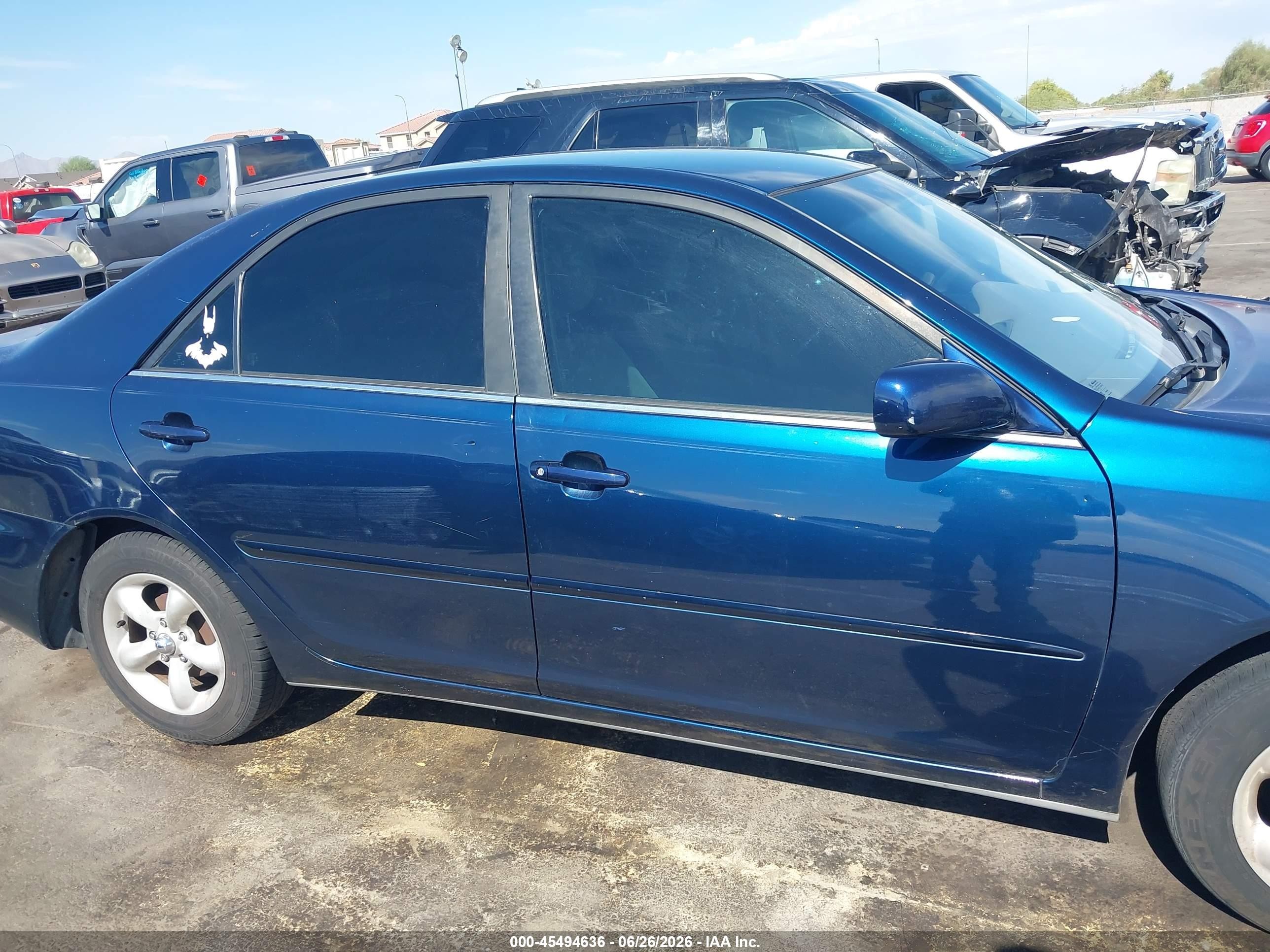 2002 Toyota Camry Le Blue vin: JTDBE32K220123652