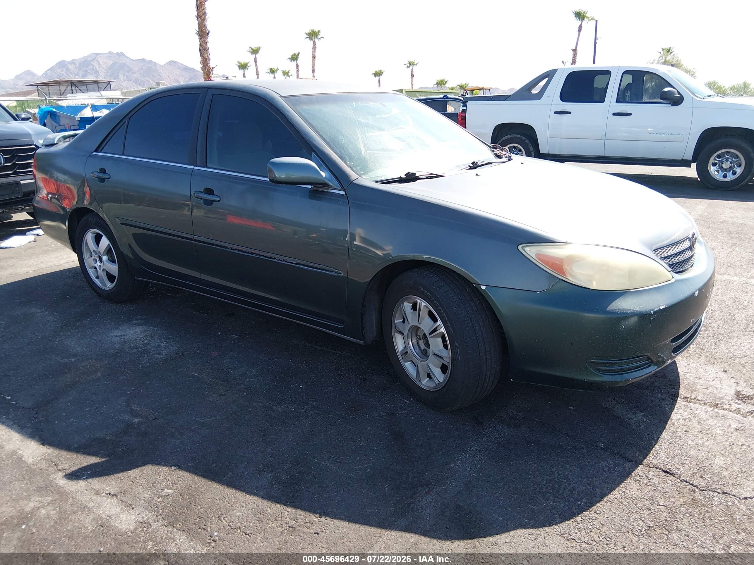 2003 Toyota Camry Le Green vin: JTDBE32K230183657