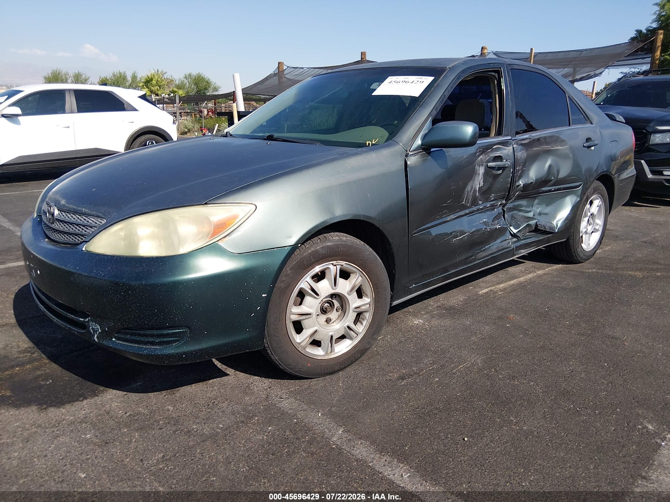 2003 Toyota Camry Le Green vin: JTDBE32K230183657