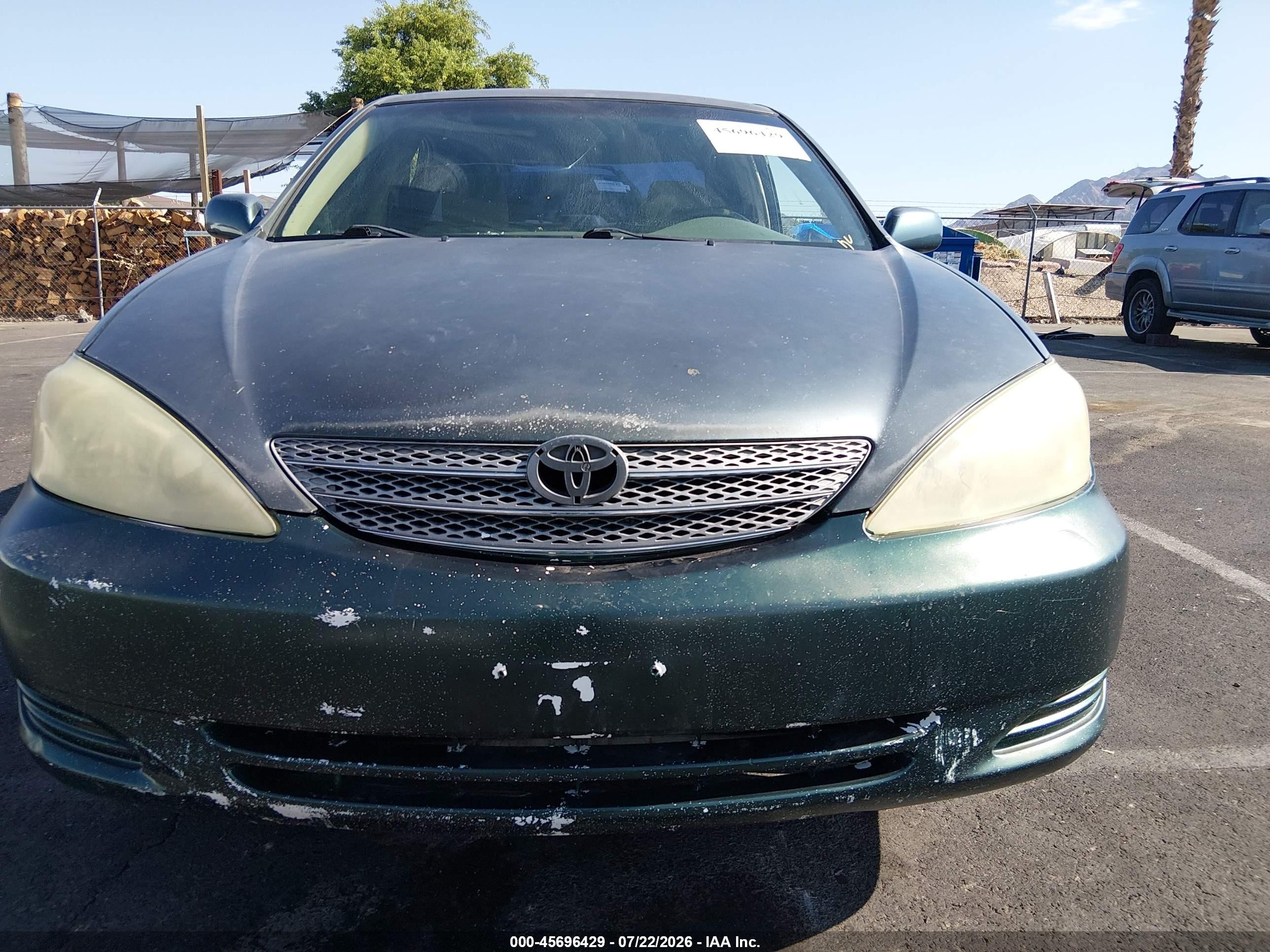 2003 Toyota Camry Le Green vin: JTDBE32K230183657
