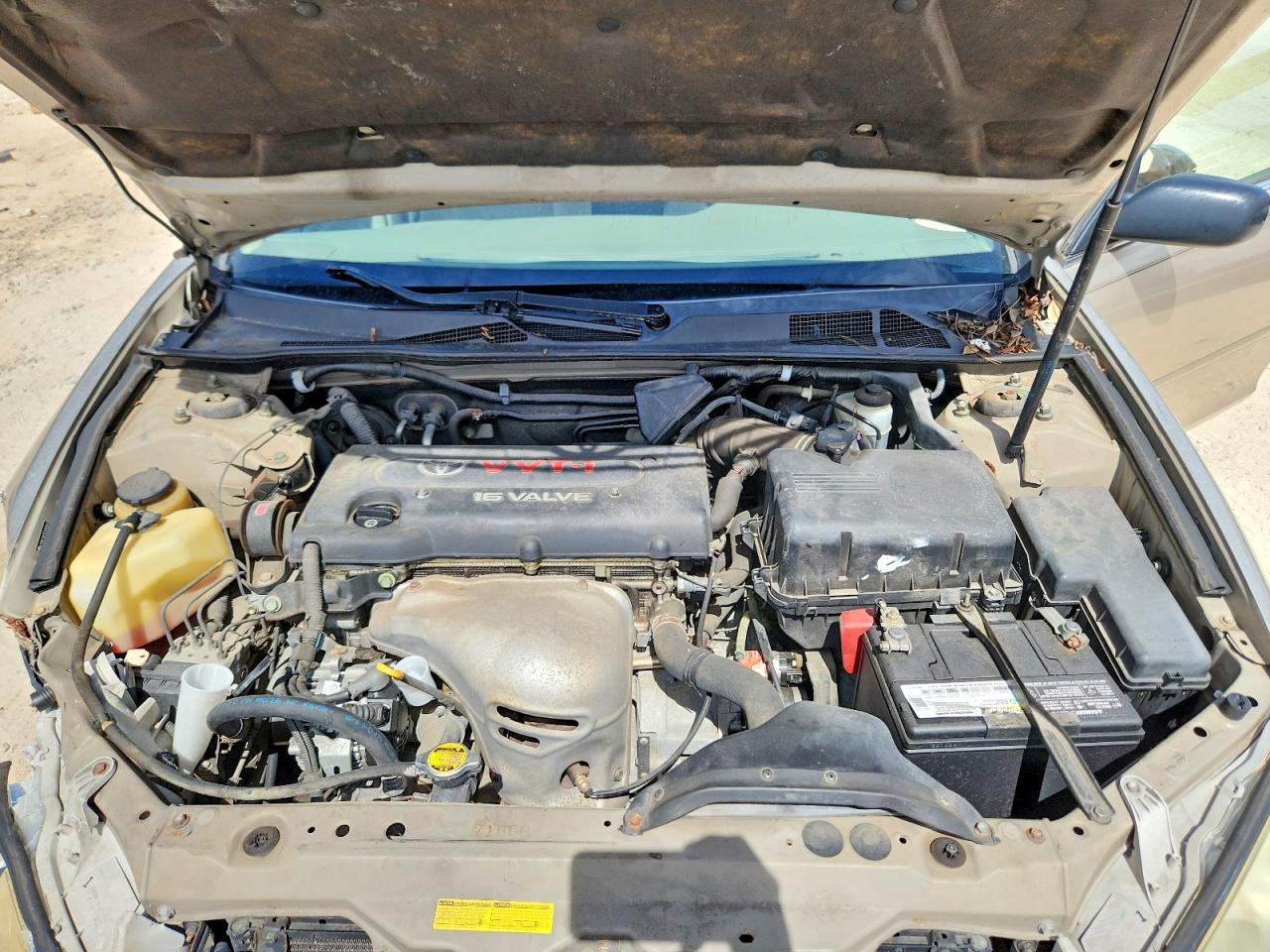 2006 Toyota Camry Standard Tan vin: JTDBE32K263049265