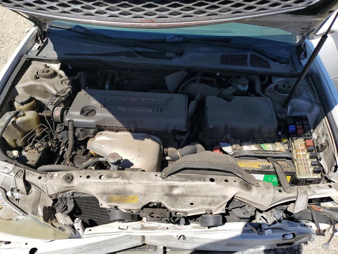 2002 Toyota Camry Le White vin: JTDBE32K320054552