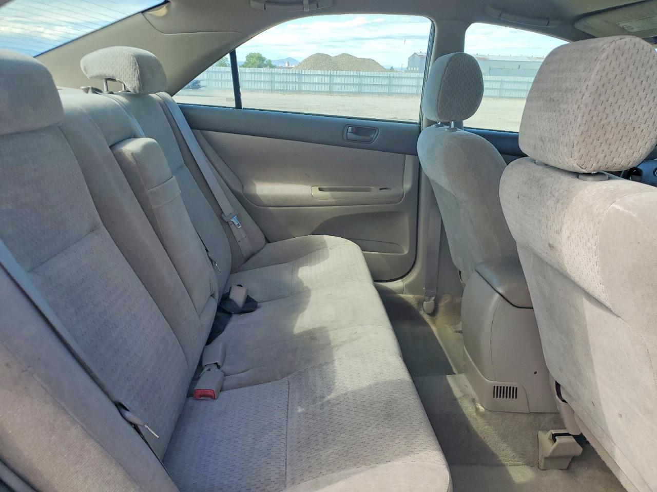 2002 Toyota Camry Le Green vin: JTDBE32K320069438