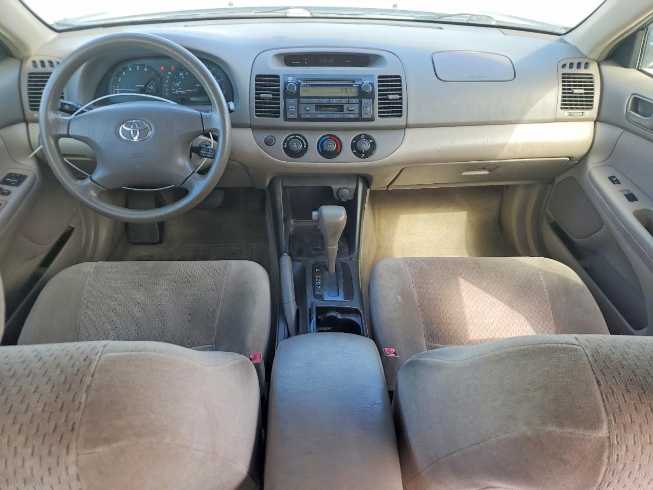 2002 Toyota Camry Le Green vin: JTDBE32K320069438