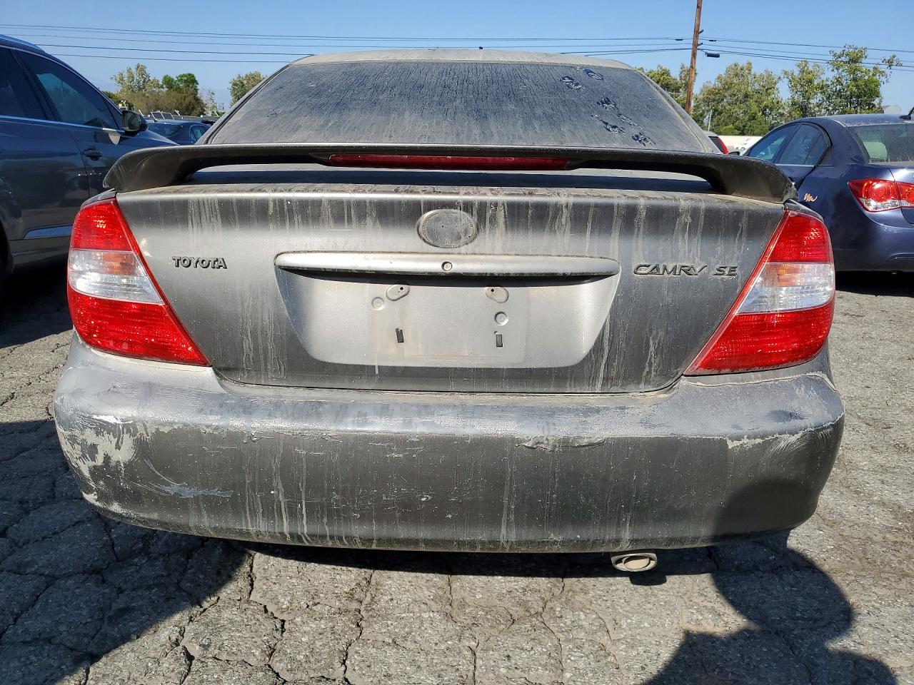 2002 Toyota Camry Gray vin: JTDBE32K320106116